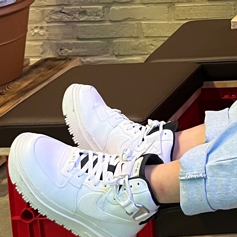 (W) Nike Air Force 1 High Utility 2.0 Summit White 착용 스타일