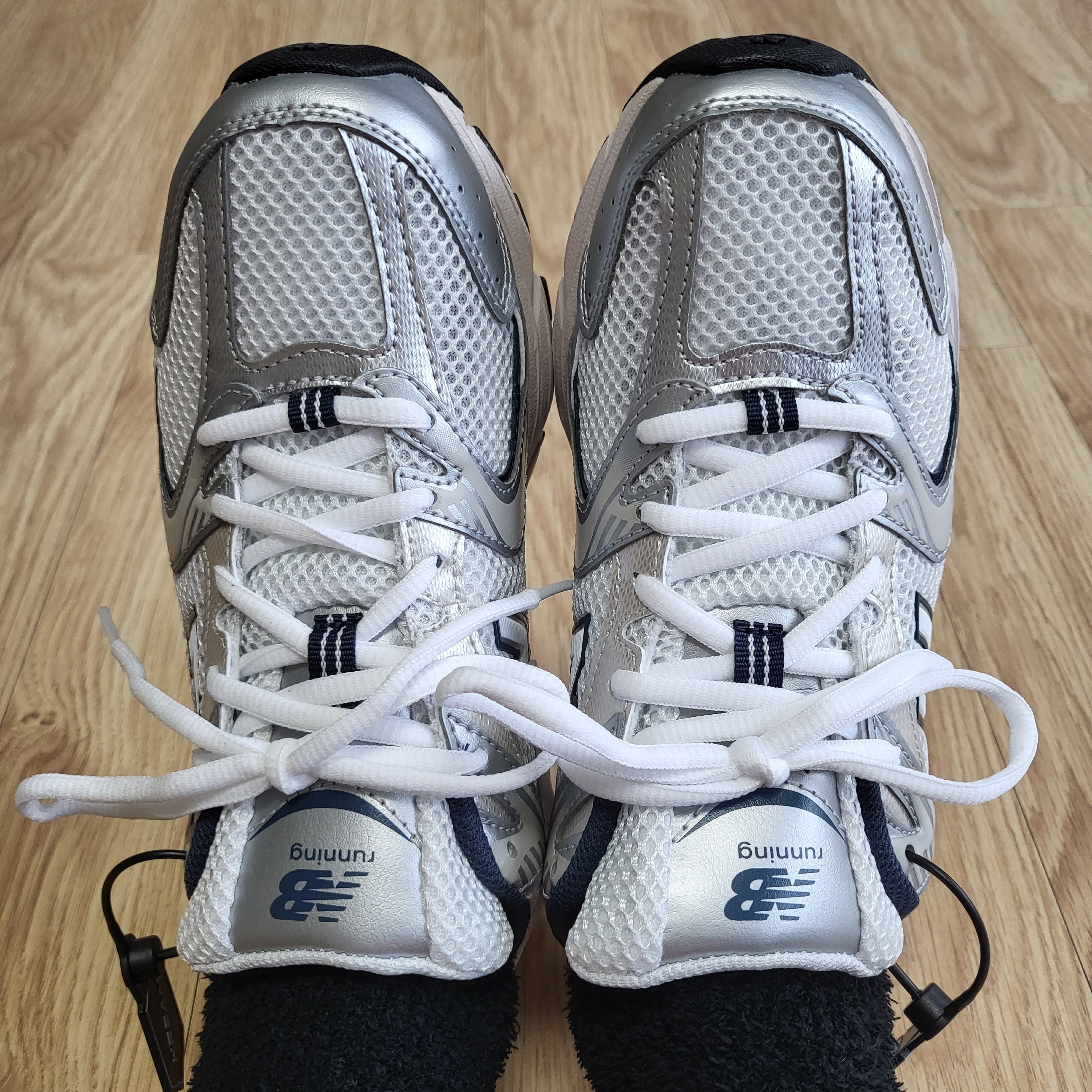 New Balance 530 Steel Grey 착용 스타일