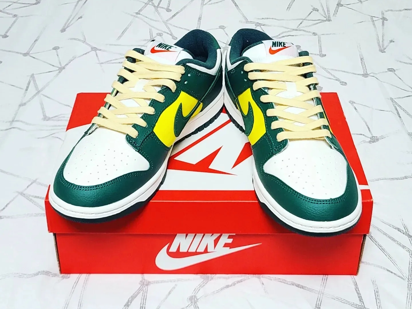 (W) Nike Dunk Low SE Opti Noble Green 착용 스타일 - 3