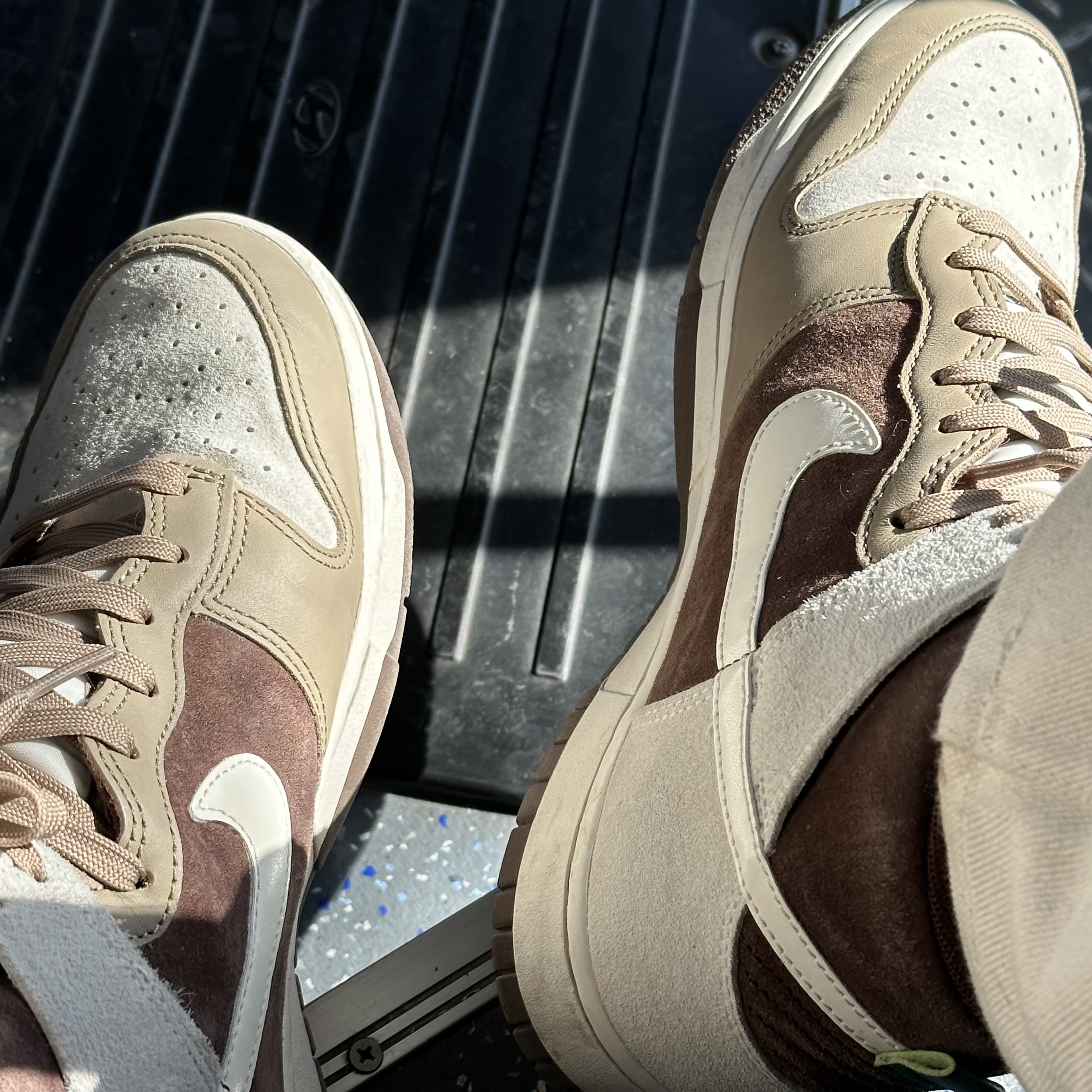 Nike Dunk High Retro PRM Light Chocolate 착용 스타일 - 1