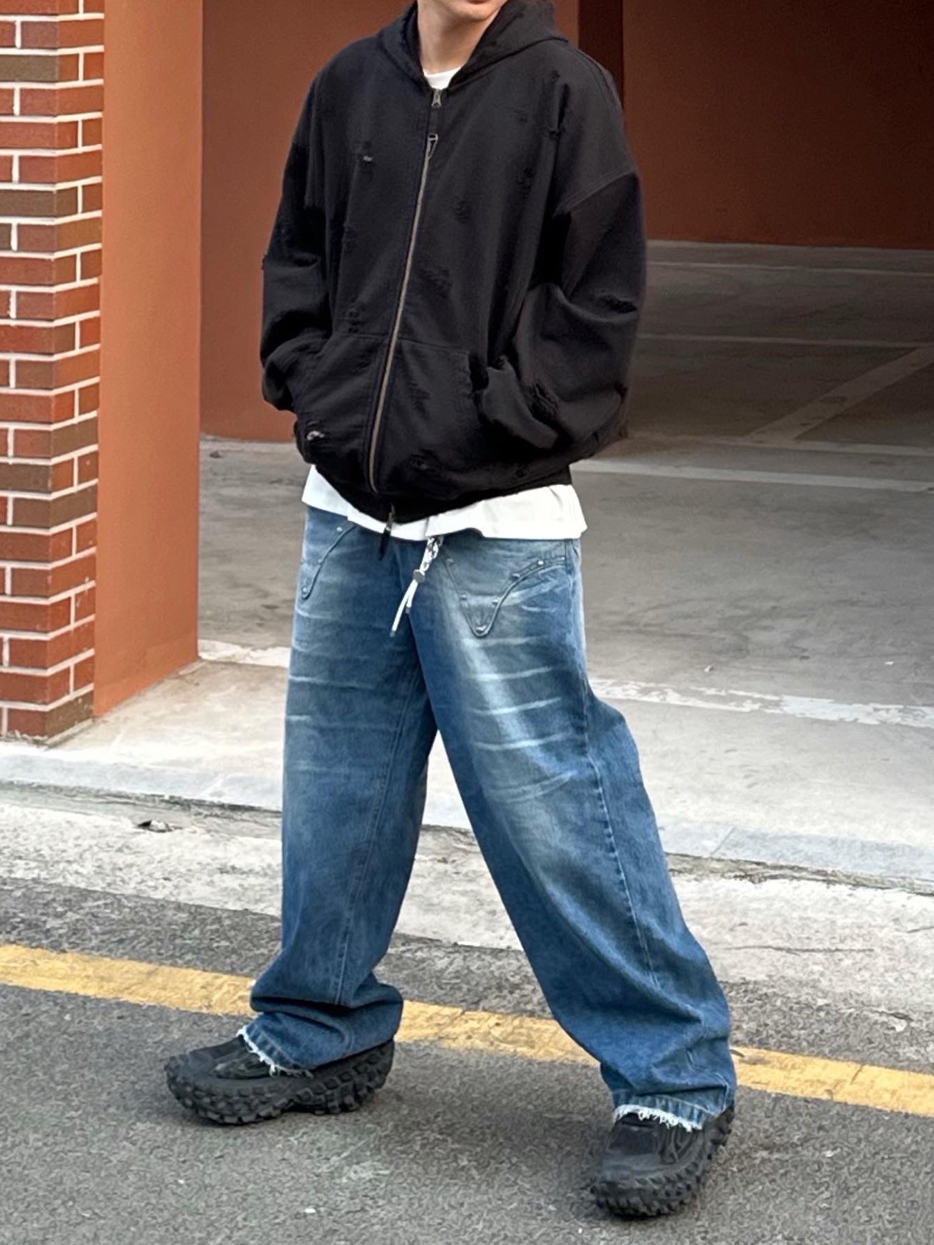 Undermycar Otter Oversized Damage-Washed Hood Zip-Up Sepia - 22FW, Balenciaga Defender Sneakers Black 착용 스타일 - 4