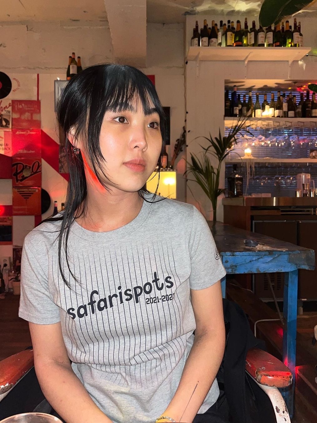 Safarispot Women 1/2 Safarispots Magazine Tee Gray 착용 스타일 - 3