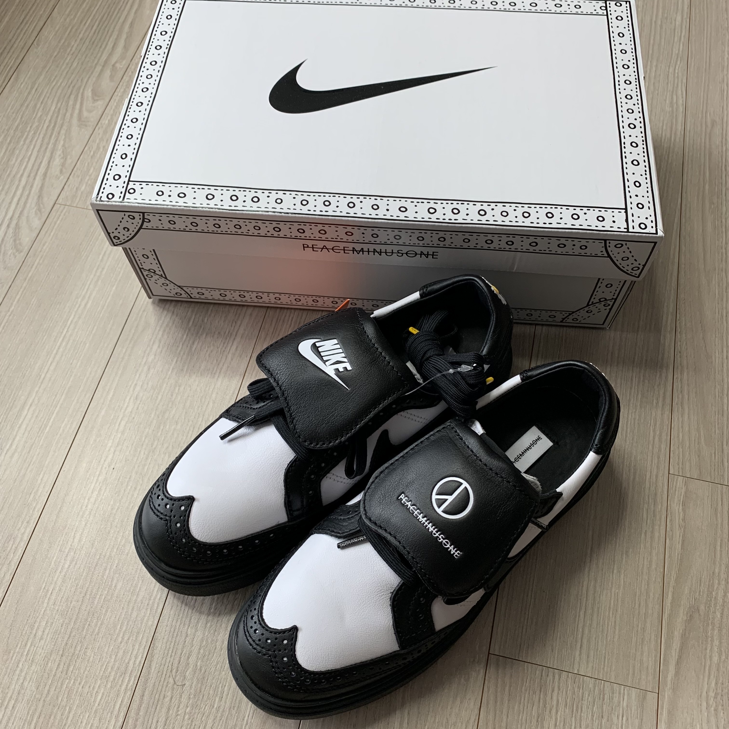 Nike x Peaceminusone Kwondo1 Black and White 착용 스타일 - 2
