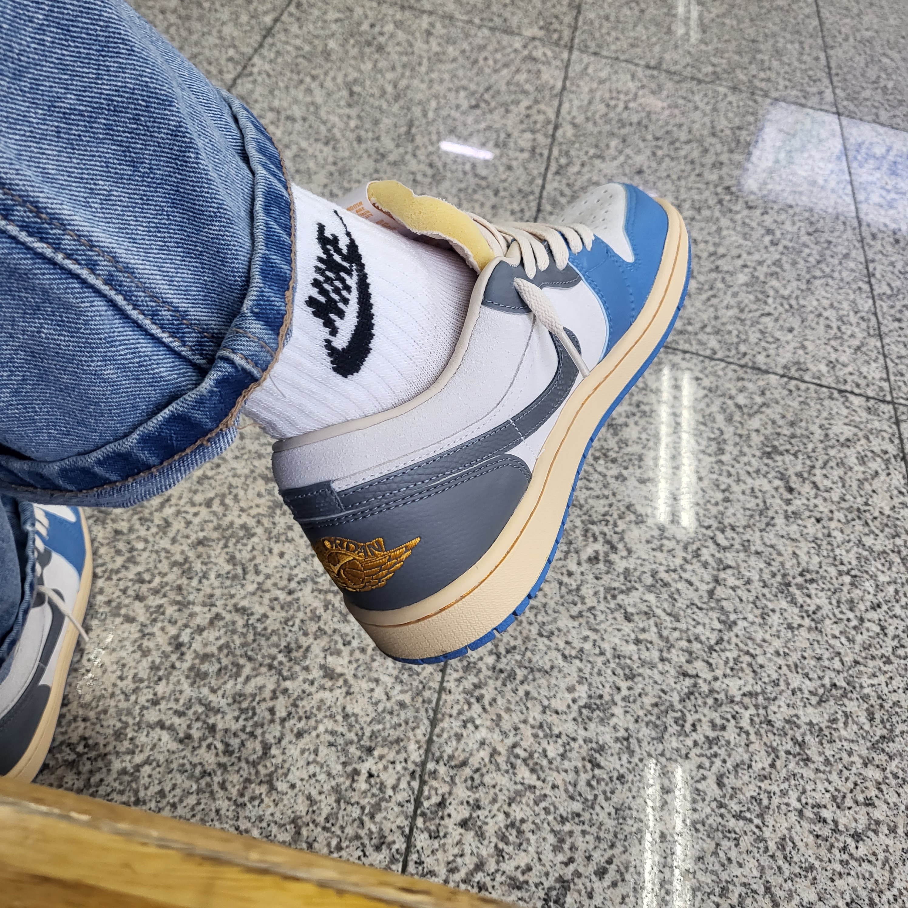 Jordan 1 Low SE Tokyo 96 착용 스타일