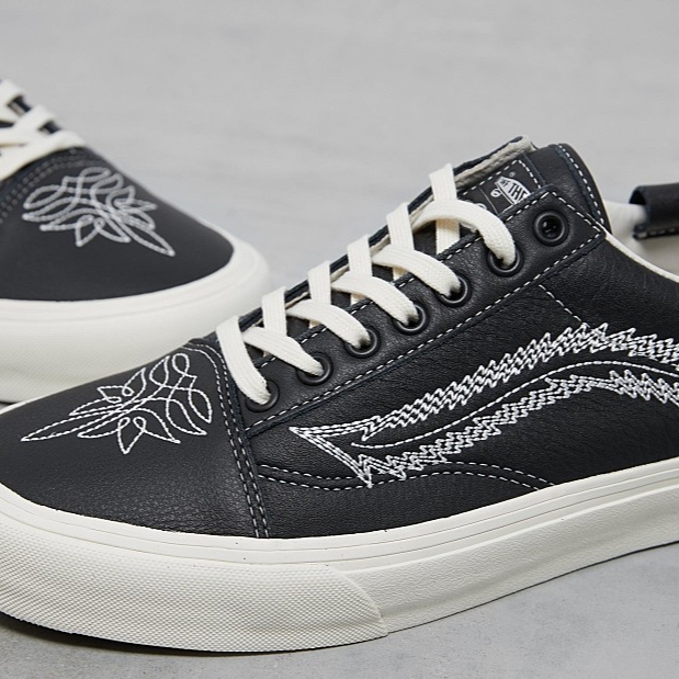 Vans Vault x Shane Gonzales OG Old Skool LX Black 착용 스타일 - 2