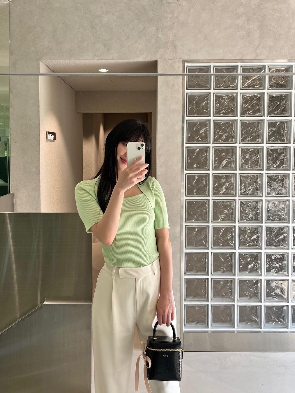 [KREAM 단독] Haveless Women Ella Modal Square Neck Knit Top Lime, Haveless Women Ella Modal Square Neck Knit Top Butter 착용 스타일