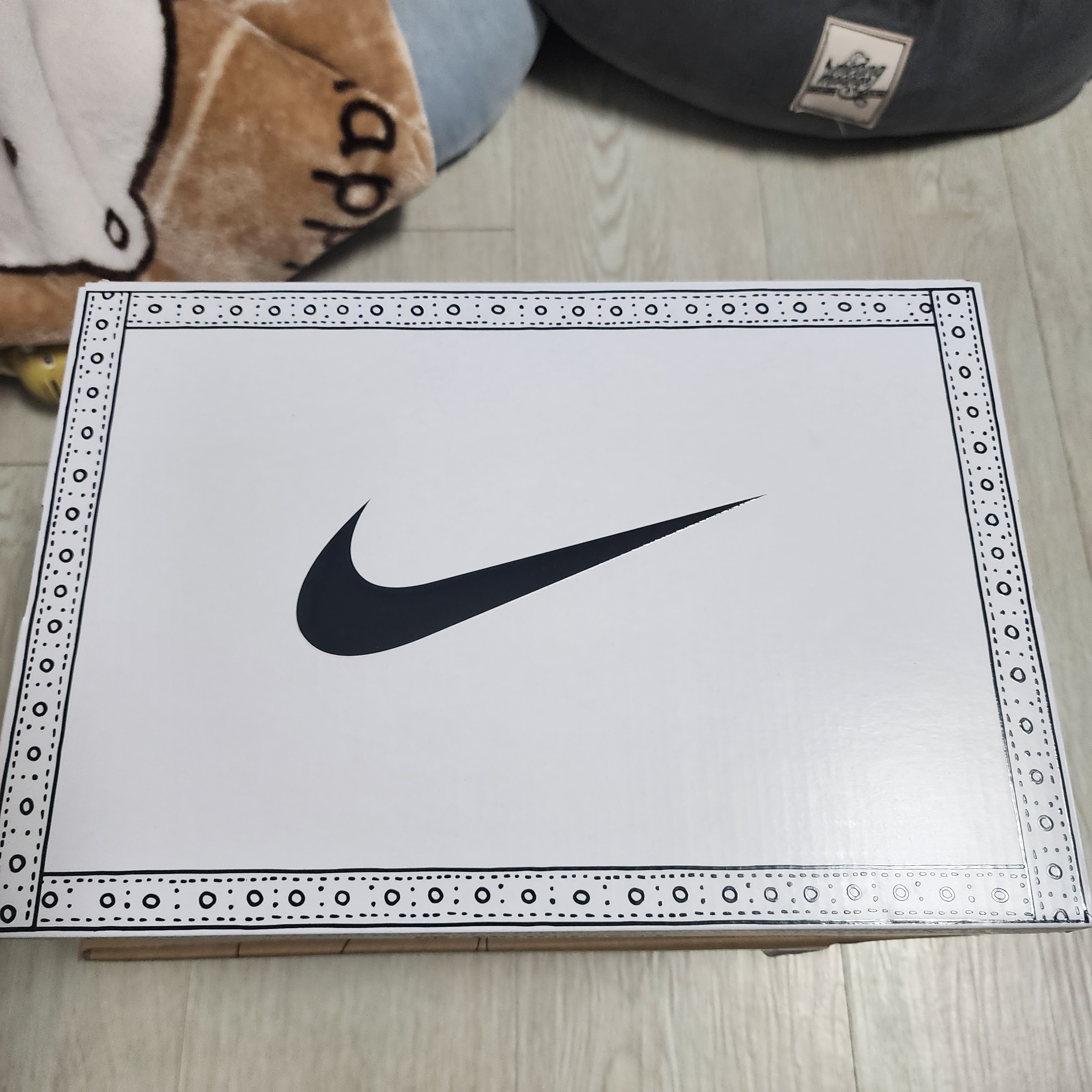 Nike x Peaceminusone Kwondo1 Black and White 착용 스타일 - 1