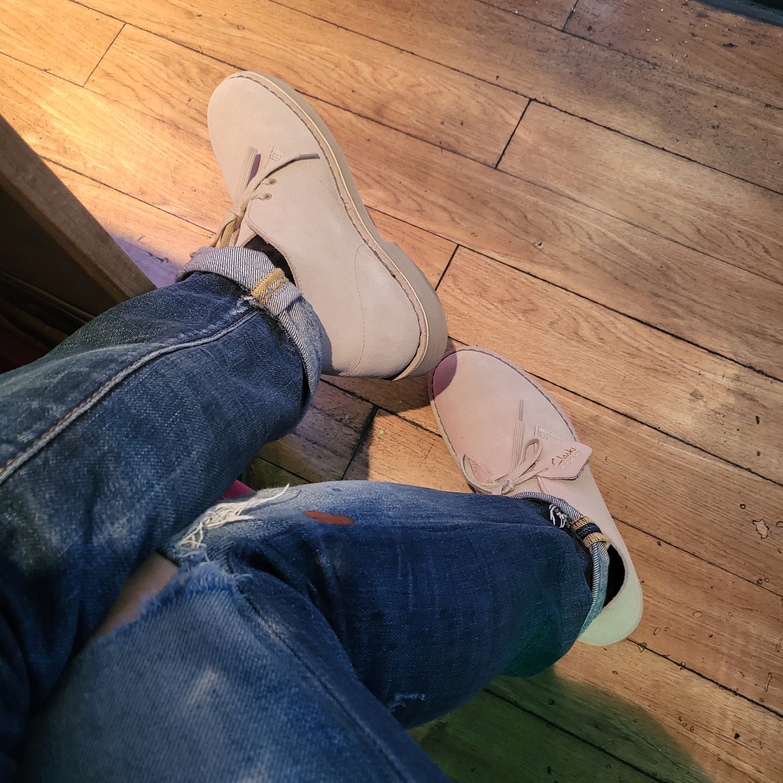 Clarks Desert Boot Sand Suede 착용 스타일 - 2