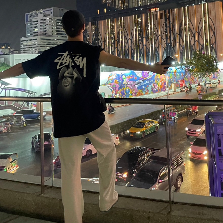 Stussy Angel T-Shirt Black, Nike x Space Jam: A New Legacy Air Force 1 '07 Tune Squad 착용 스타일 - 1