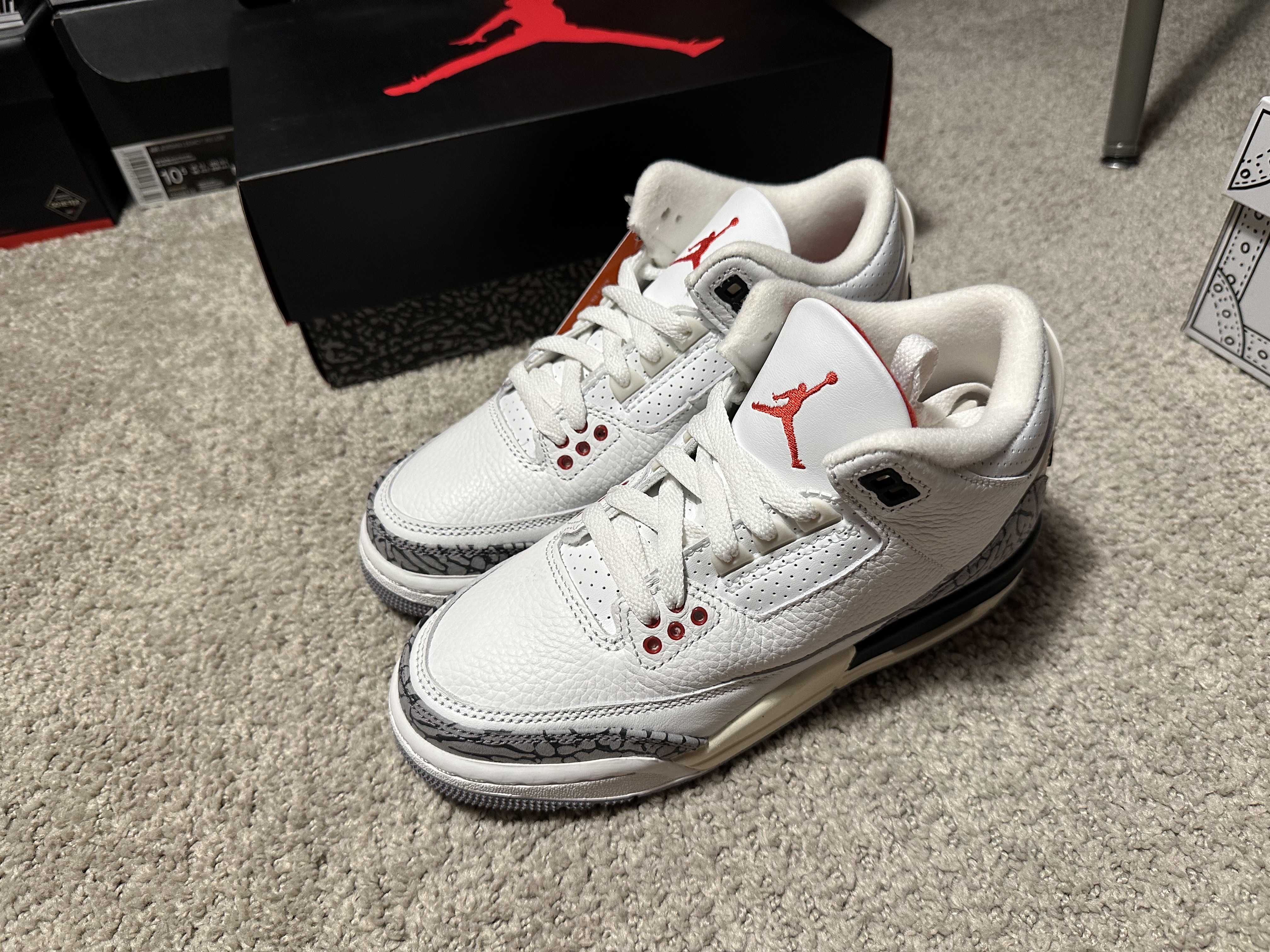 (GS) Jordan 3 Retro White Cement Reimagined 착용 스타일 - 1
