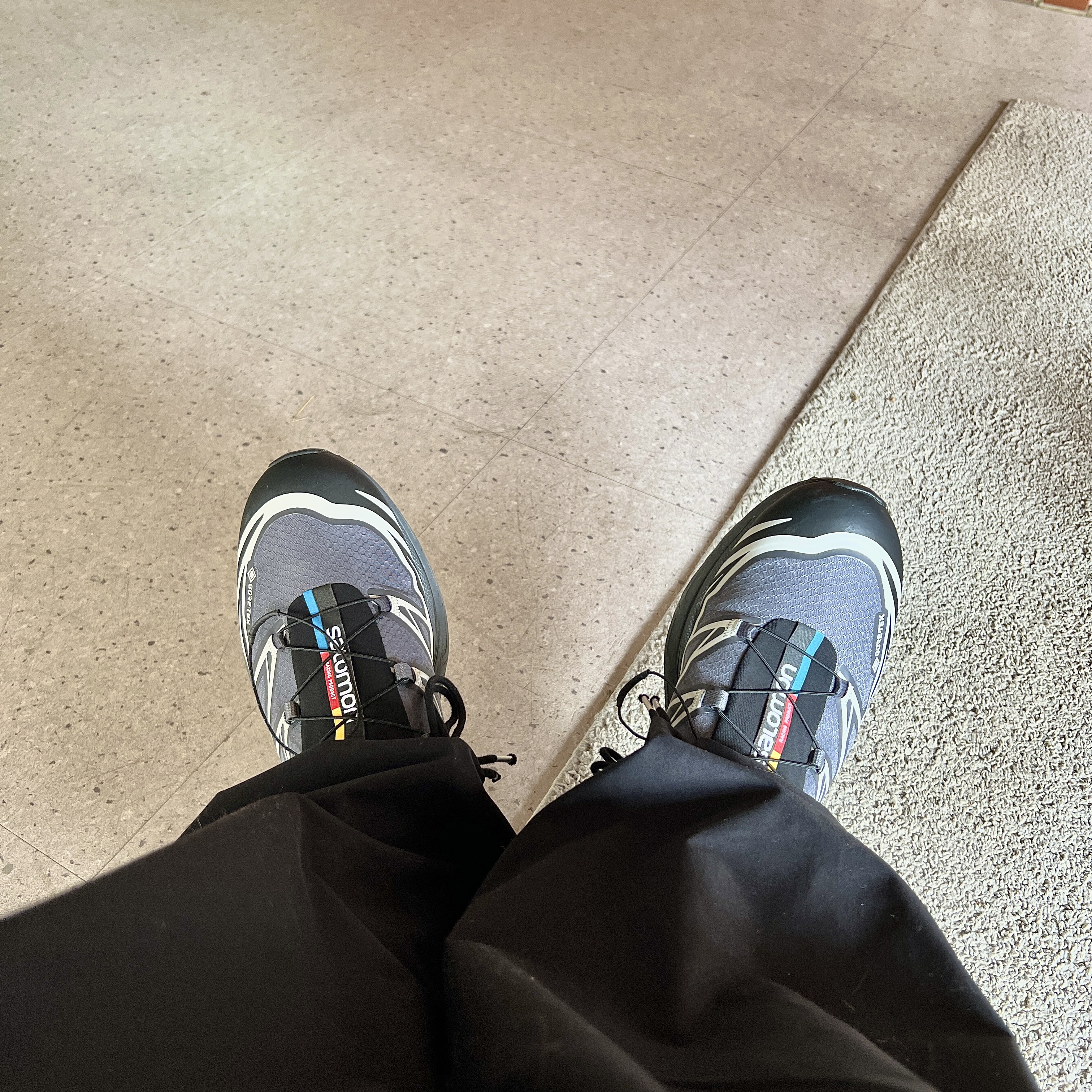 Salomon XT-6 Gore-Tex Black Ebony 착용 스타일 - 2