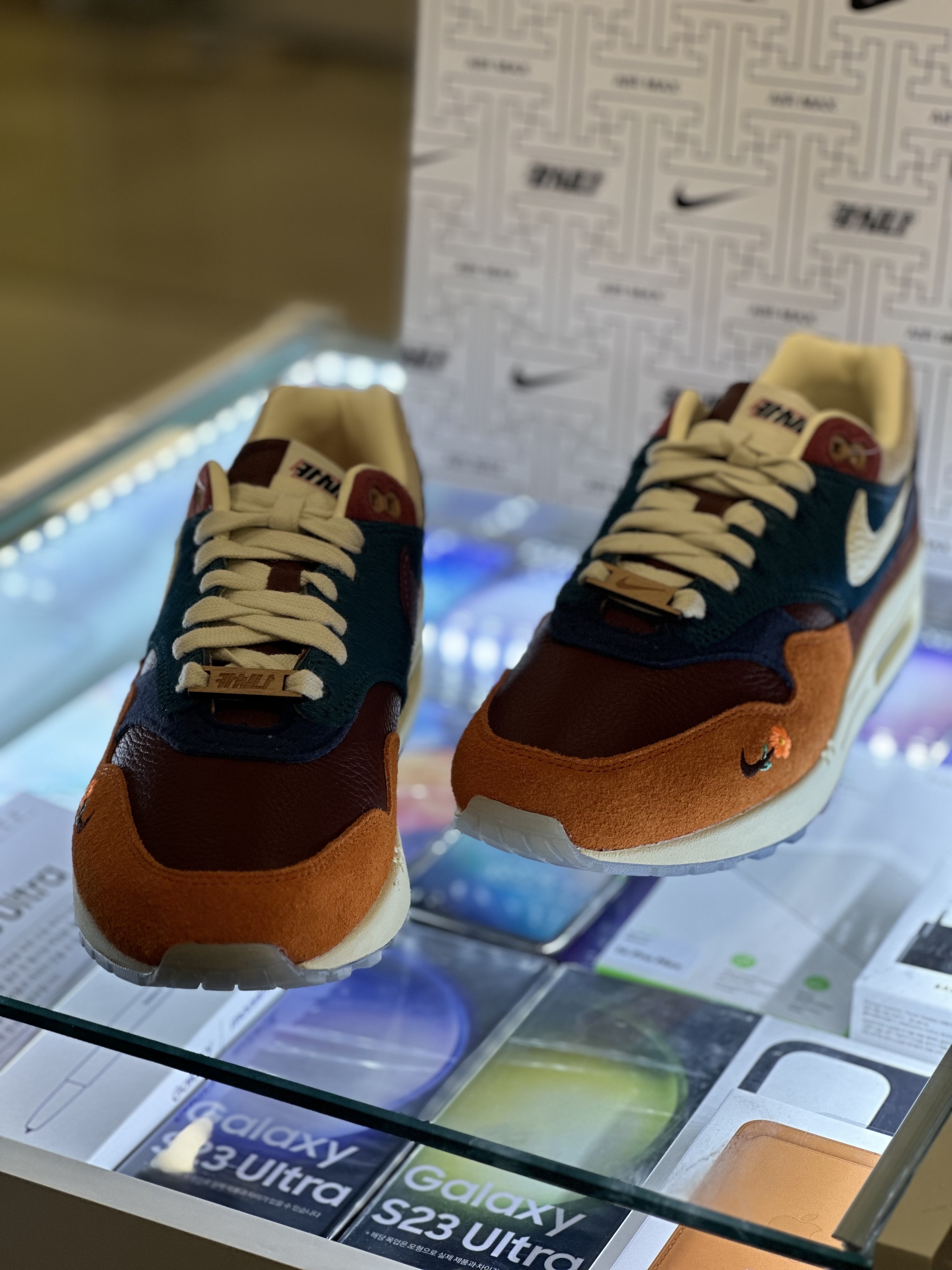 Nike x Kasina Air Max 1 SP Won-Ang Orange 착용 스타일 - 3