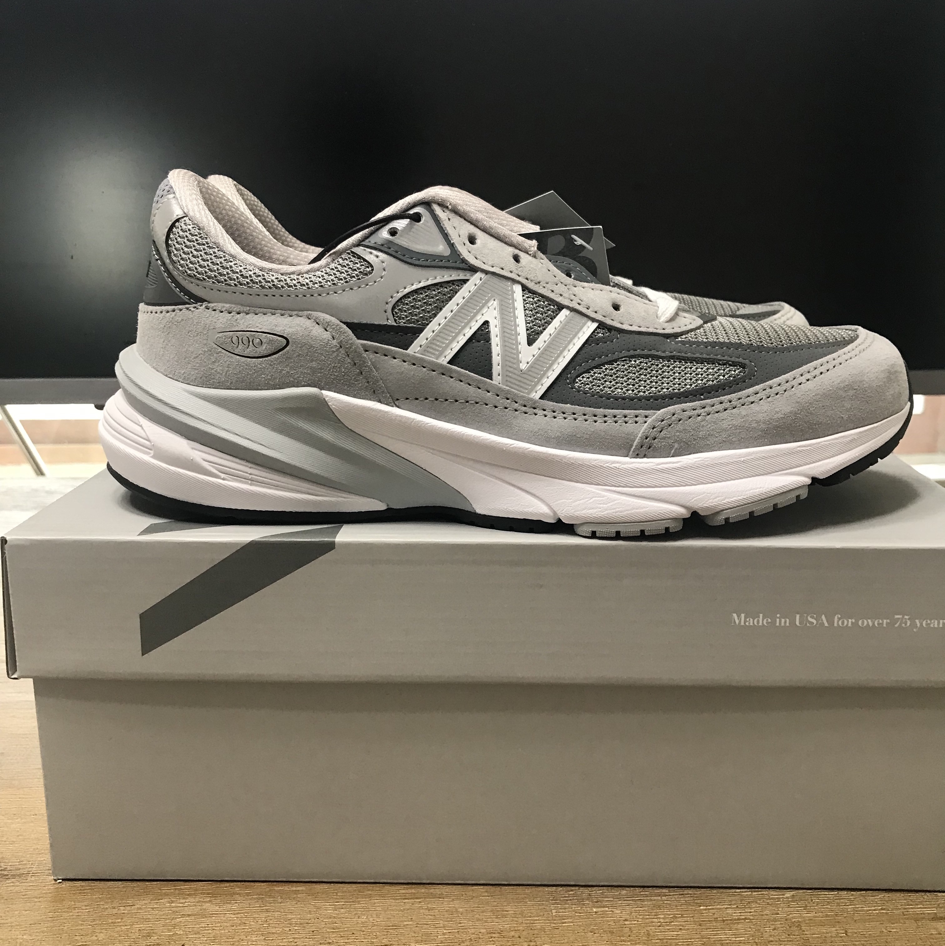 New Balance 990v6 Made in USA Grey - D Standard 착용 스타일 - 4