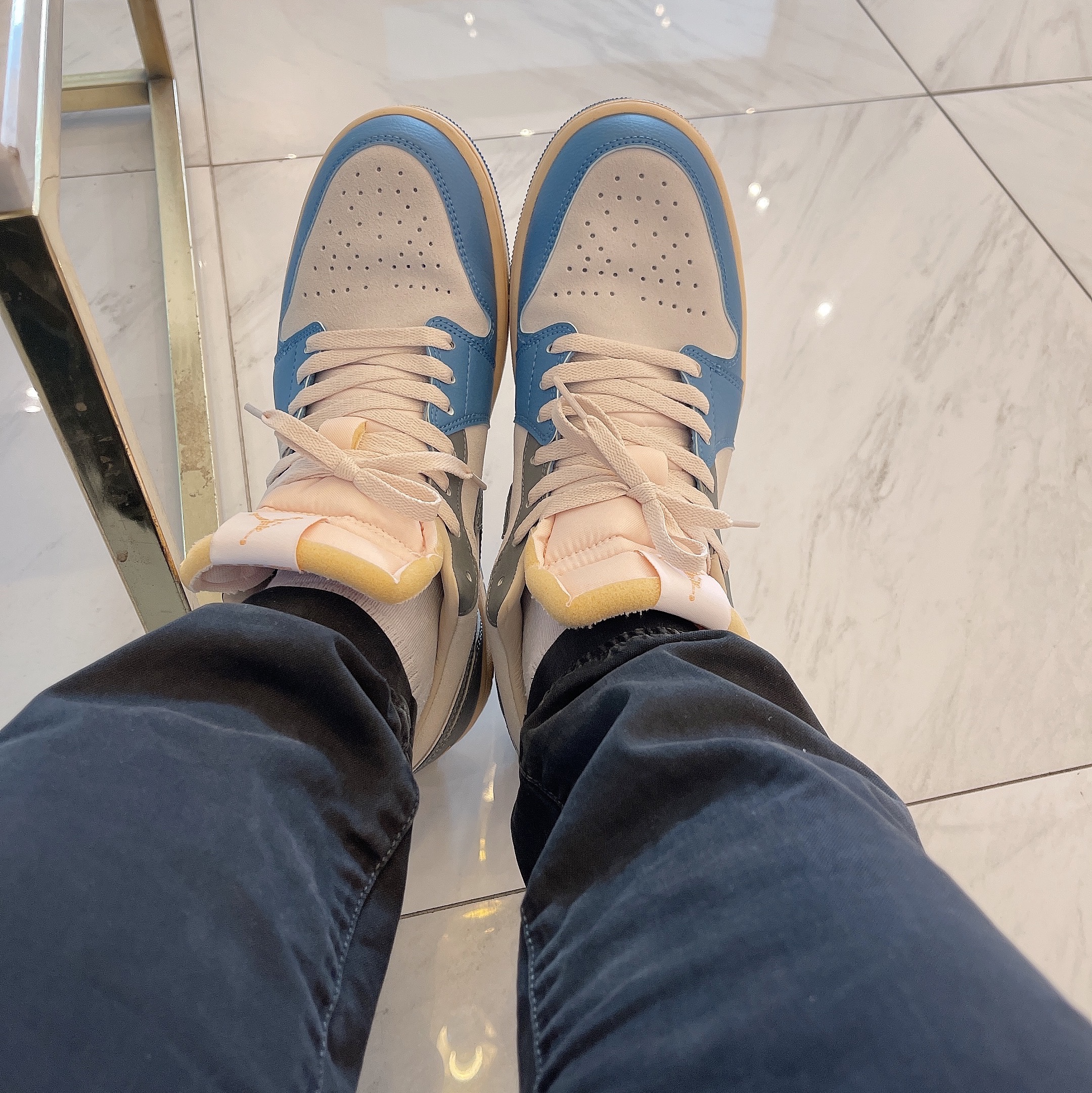 Jordan 1 Low SE Tokyo 96 착용 스타일 - 2