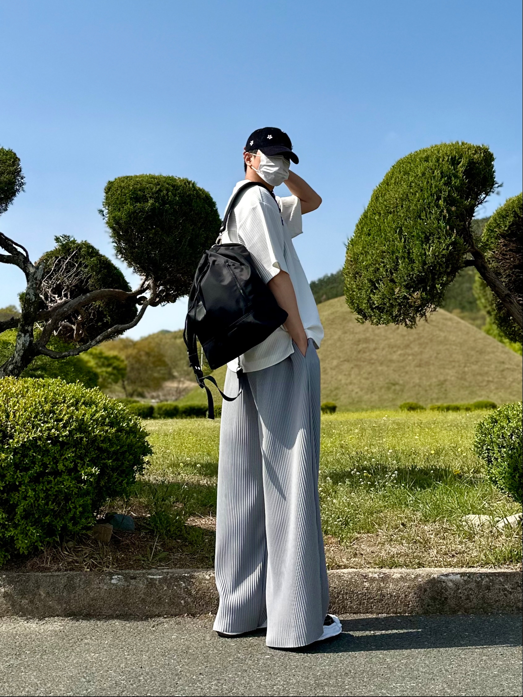 Maison Mihara Yasuhiro Blakey OG Sole Canvas Low-top Sneakers Black White 착용 스타일 - 3