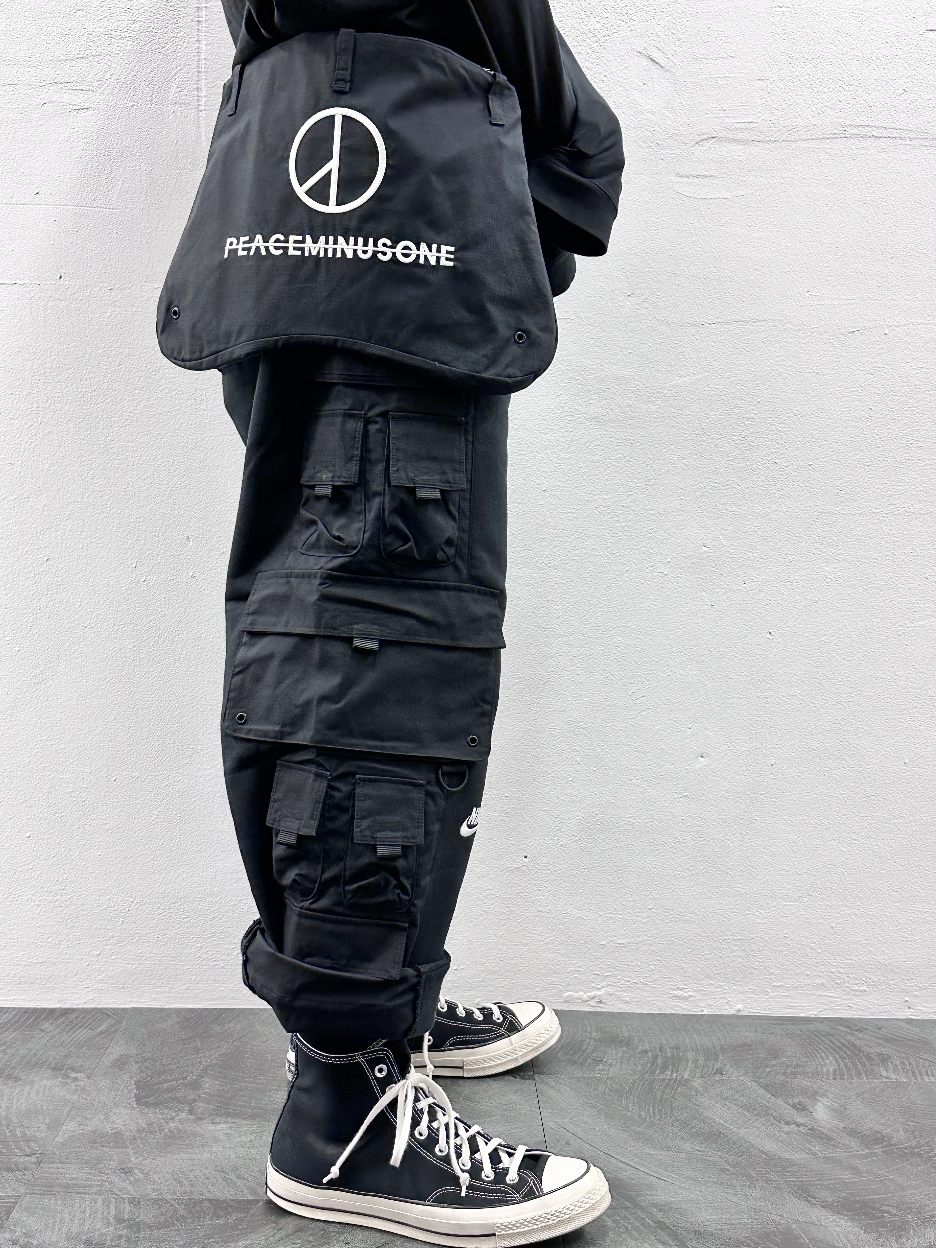 Nike x Peaceminusone Wide Pants Black (DR0096-010) 착용 스타일 - 2