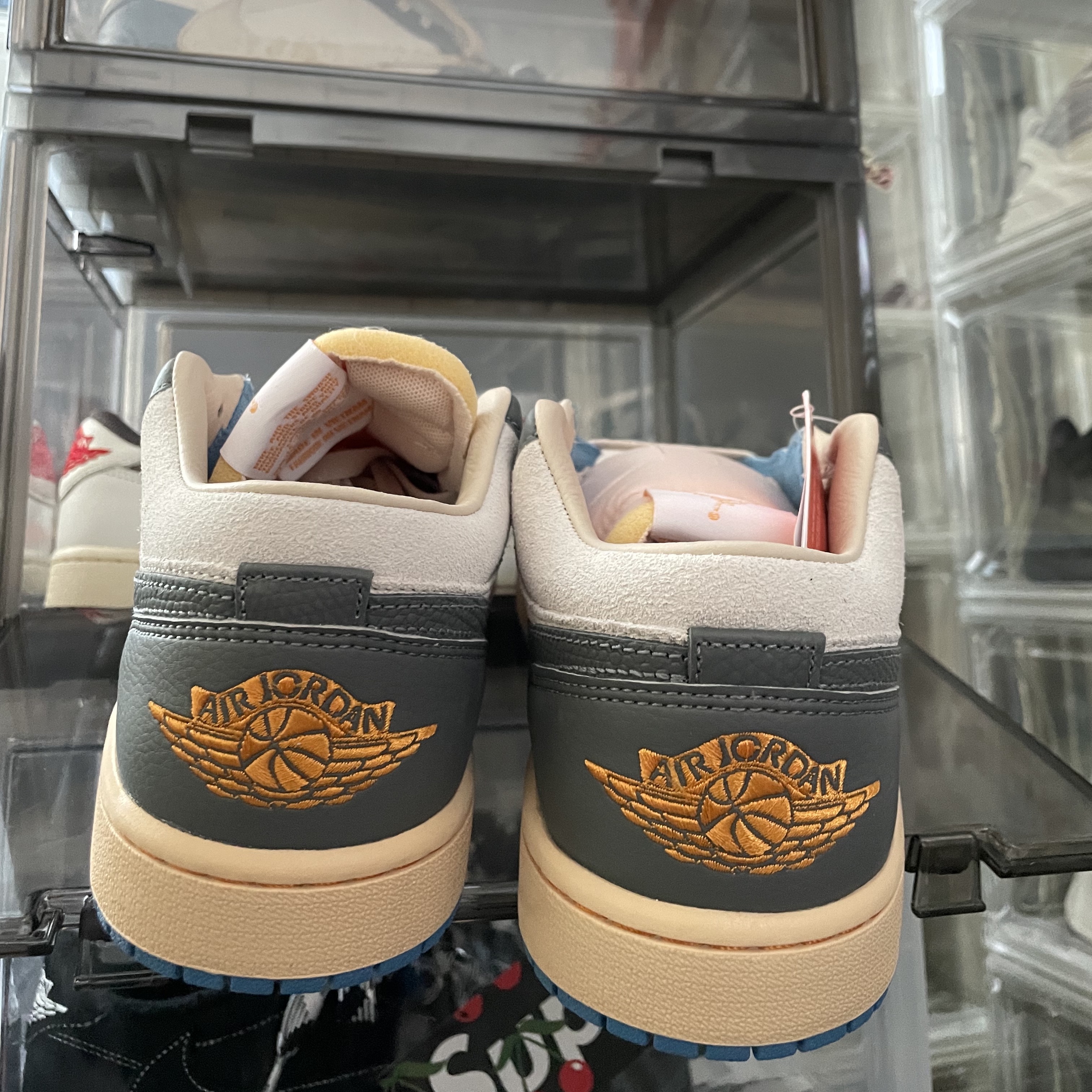 Jordan 1 Low SE Tokyo 96 착용 스타일 - 3