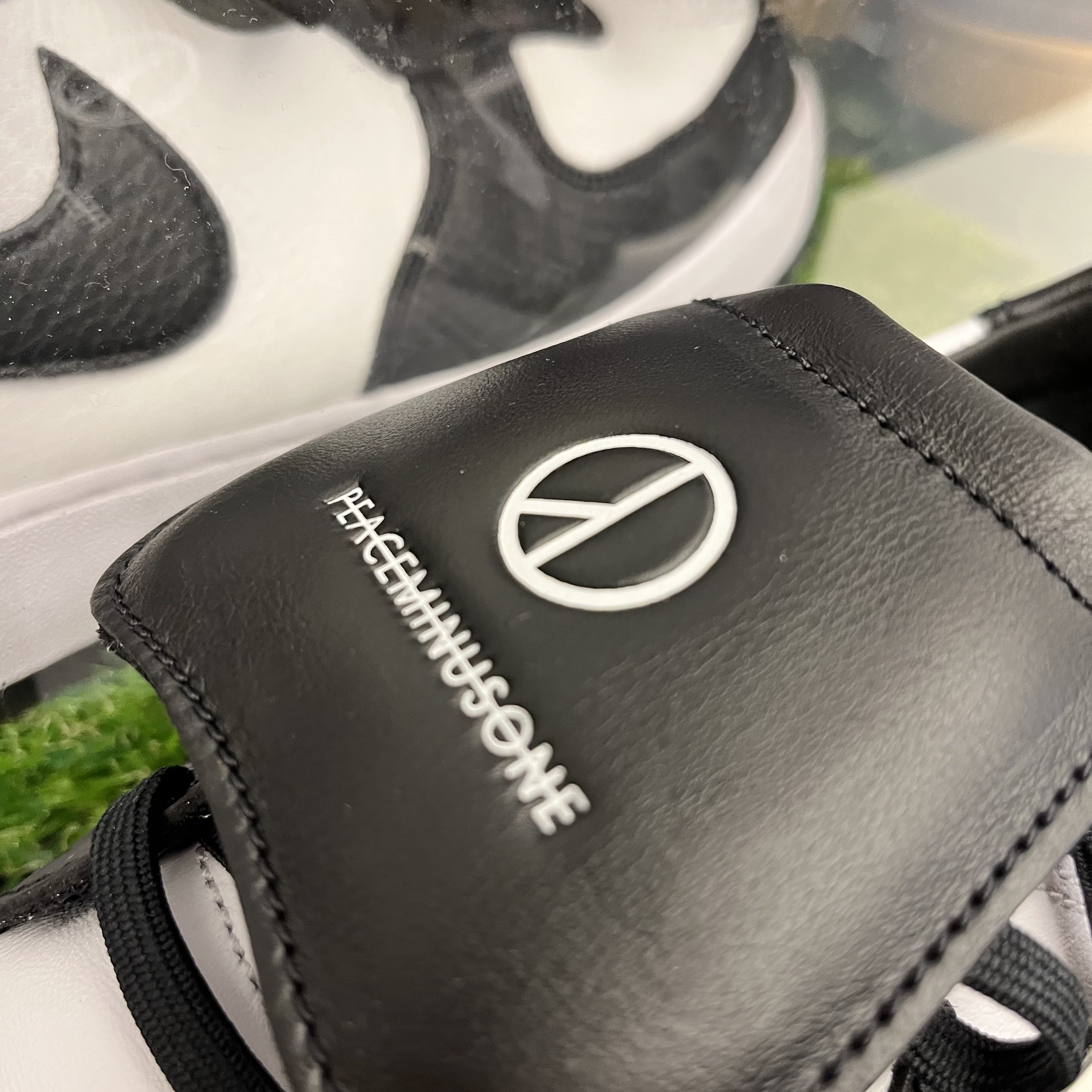 Nike x Peaceminusone Kwondo1 Black and White 착용 스타일 - 3