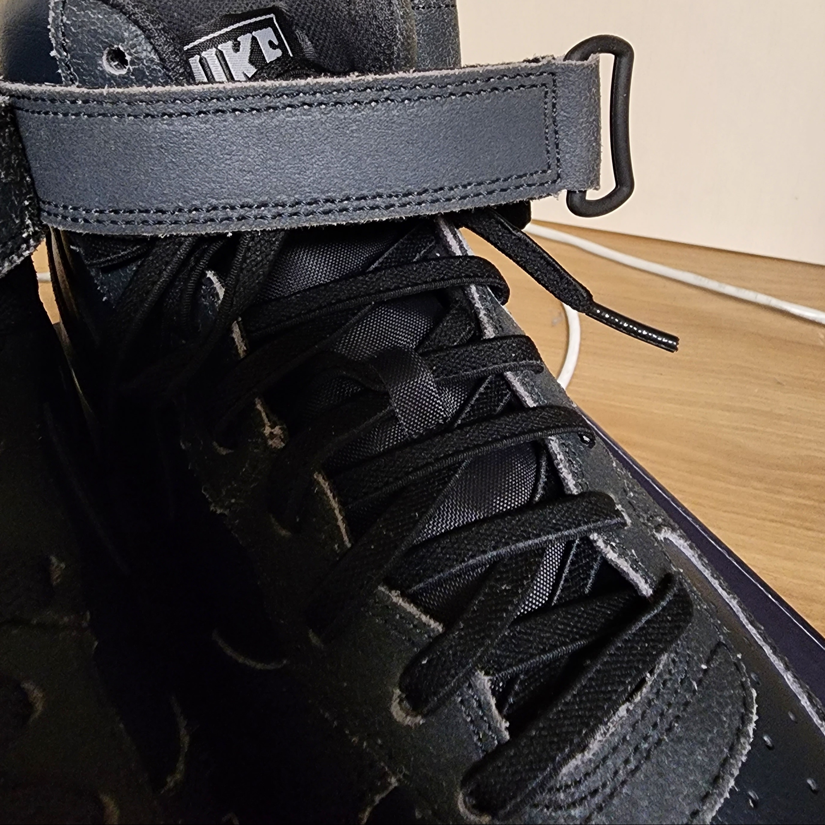 Nike Air Force 1 Mid '07 LX Halloween 착용 스타일 - 1