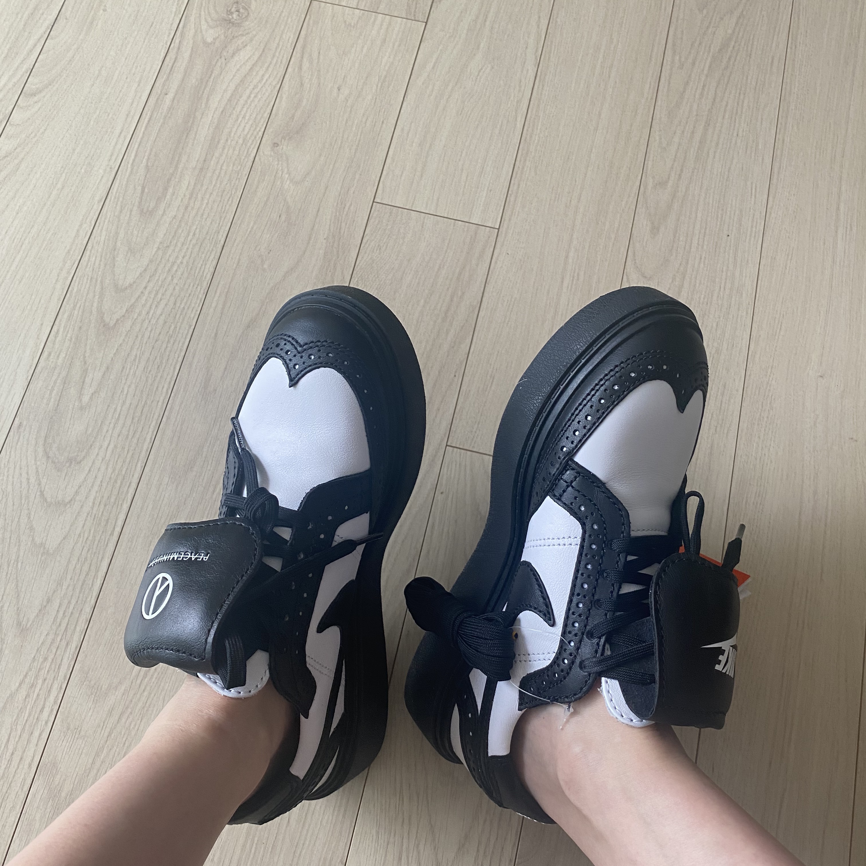 Nike x Peaceminusone Kwondo1 Black and White 착용 스타일 - 2