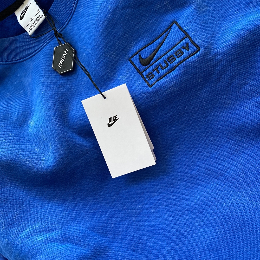 Nike x Stussy NRG Acid Washed Crewneck Game Royal (DR4024-480) 착용 스타일