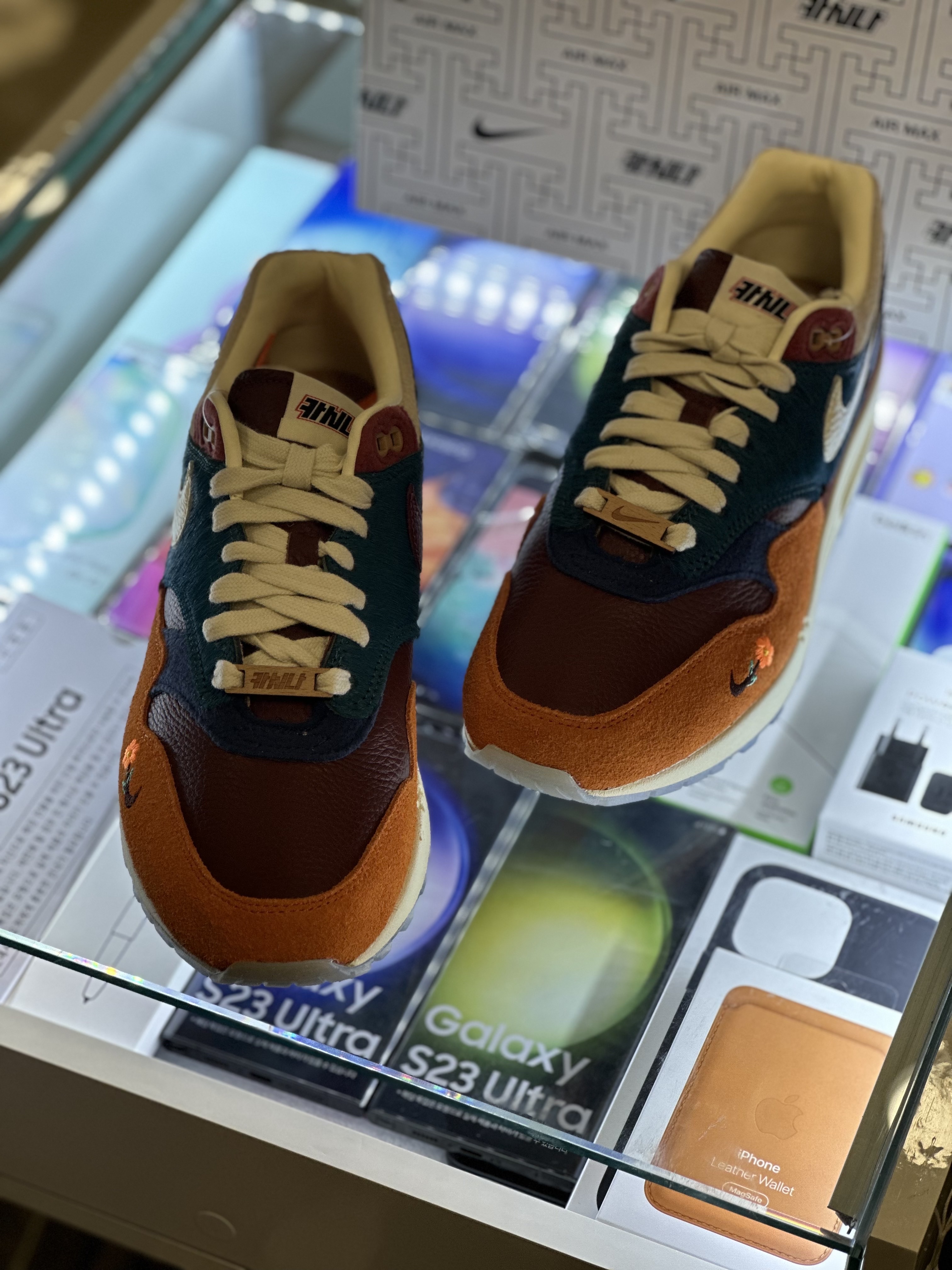 Nike x Kasina Air Max 1 SP Won-Ang Orange 착용 스타일 - 1