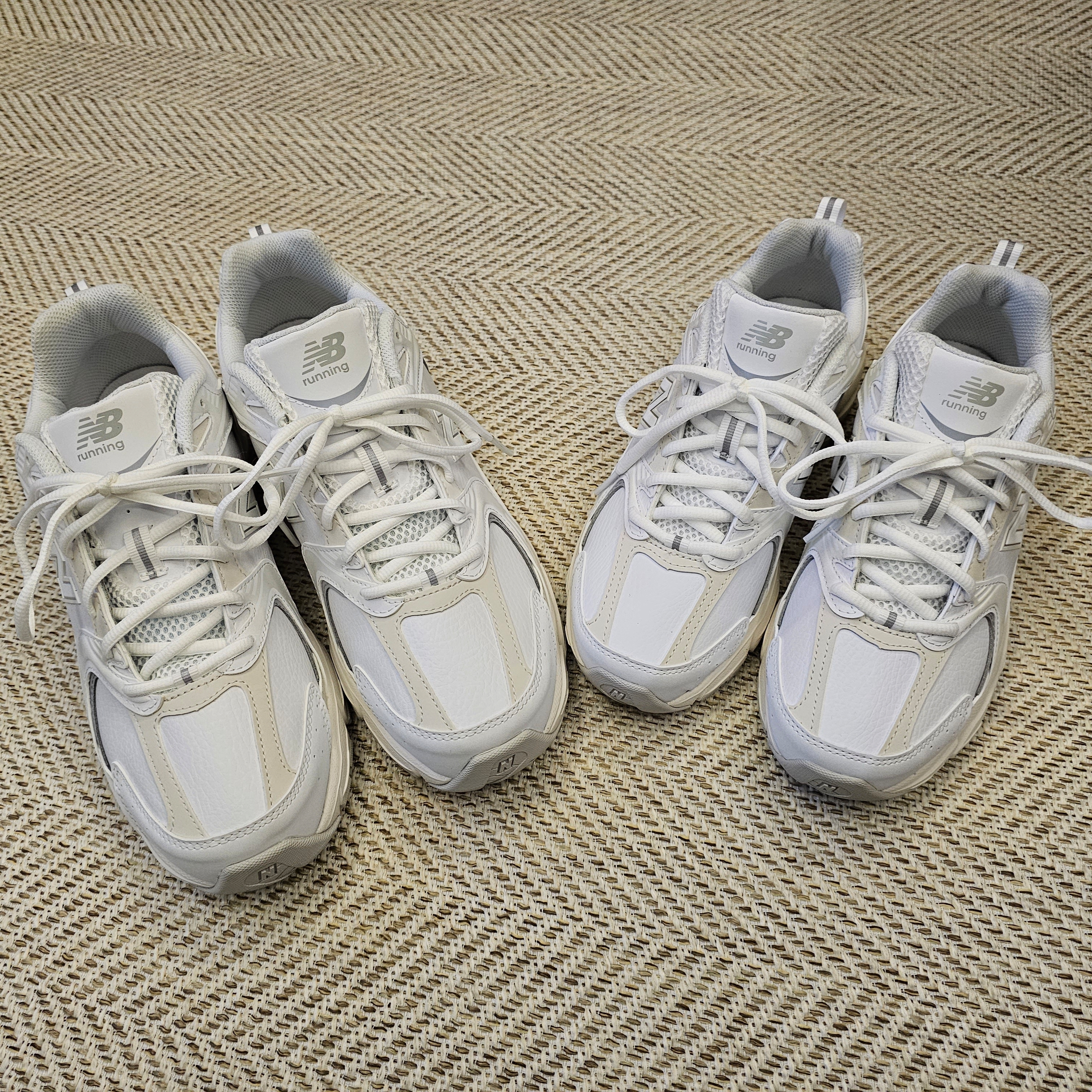 New Balance 530 White Cream 착용 스타일