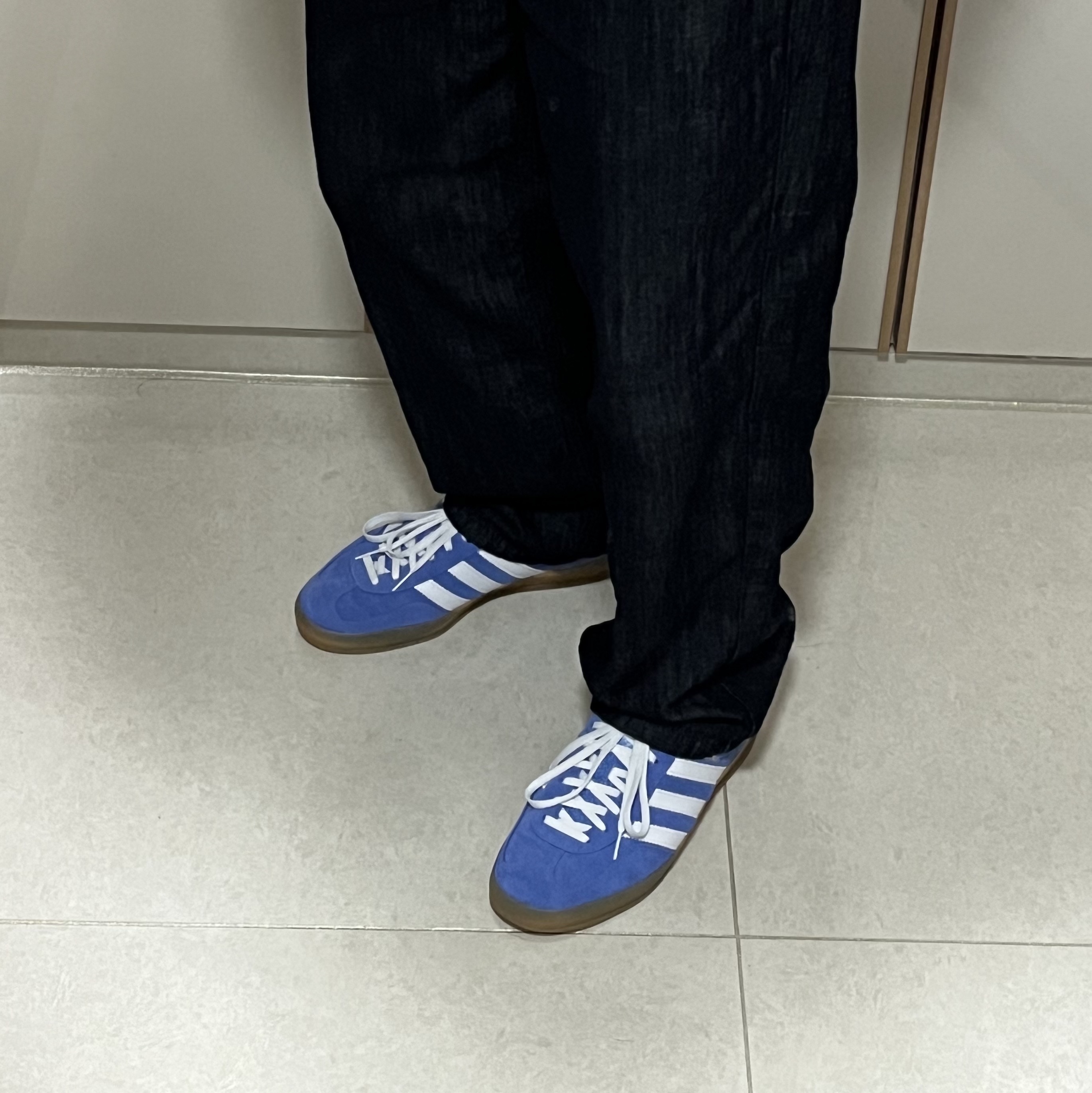 (W) Adidas Gazelle Indoor Blue Fusion Cloud White 착용 스타일 - 1