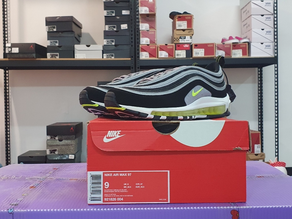 Nike Air Max 97 OG Black Volt Asia 착용 스타일
