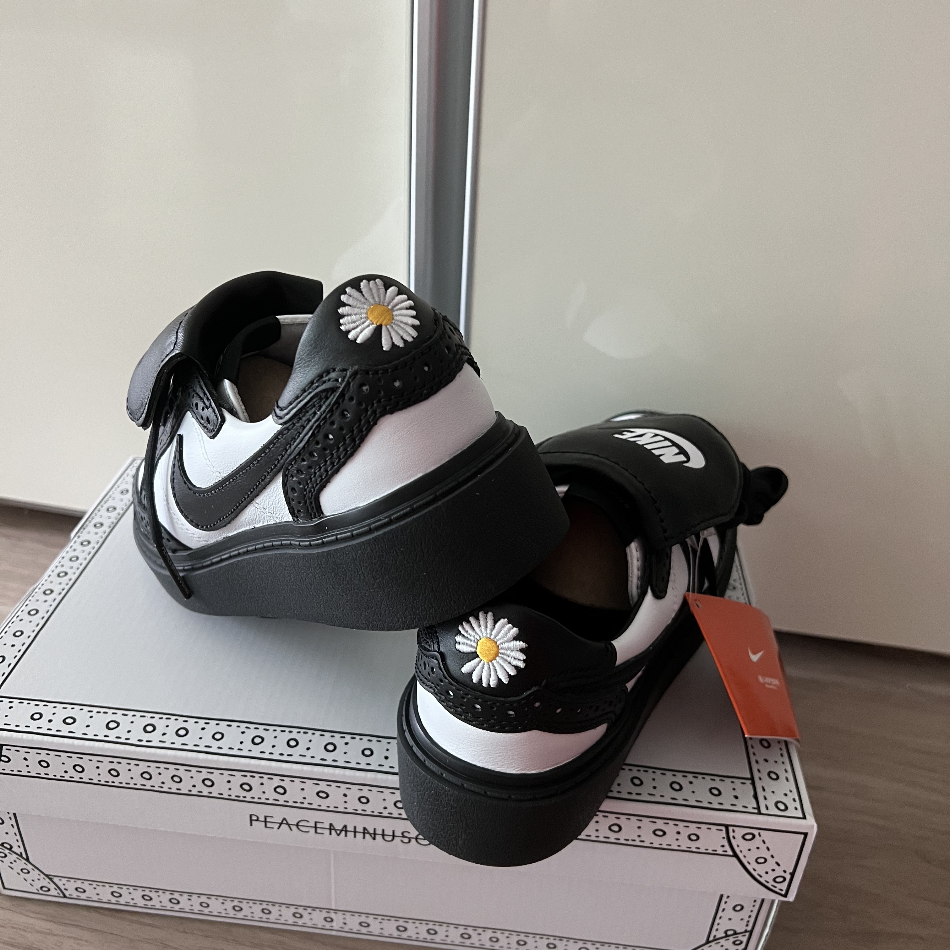 Nike x Peaceminusone Kwondo1 Black and White 착용 스타일 - 3