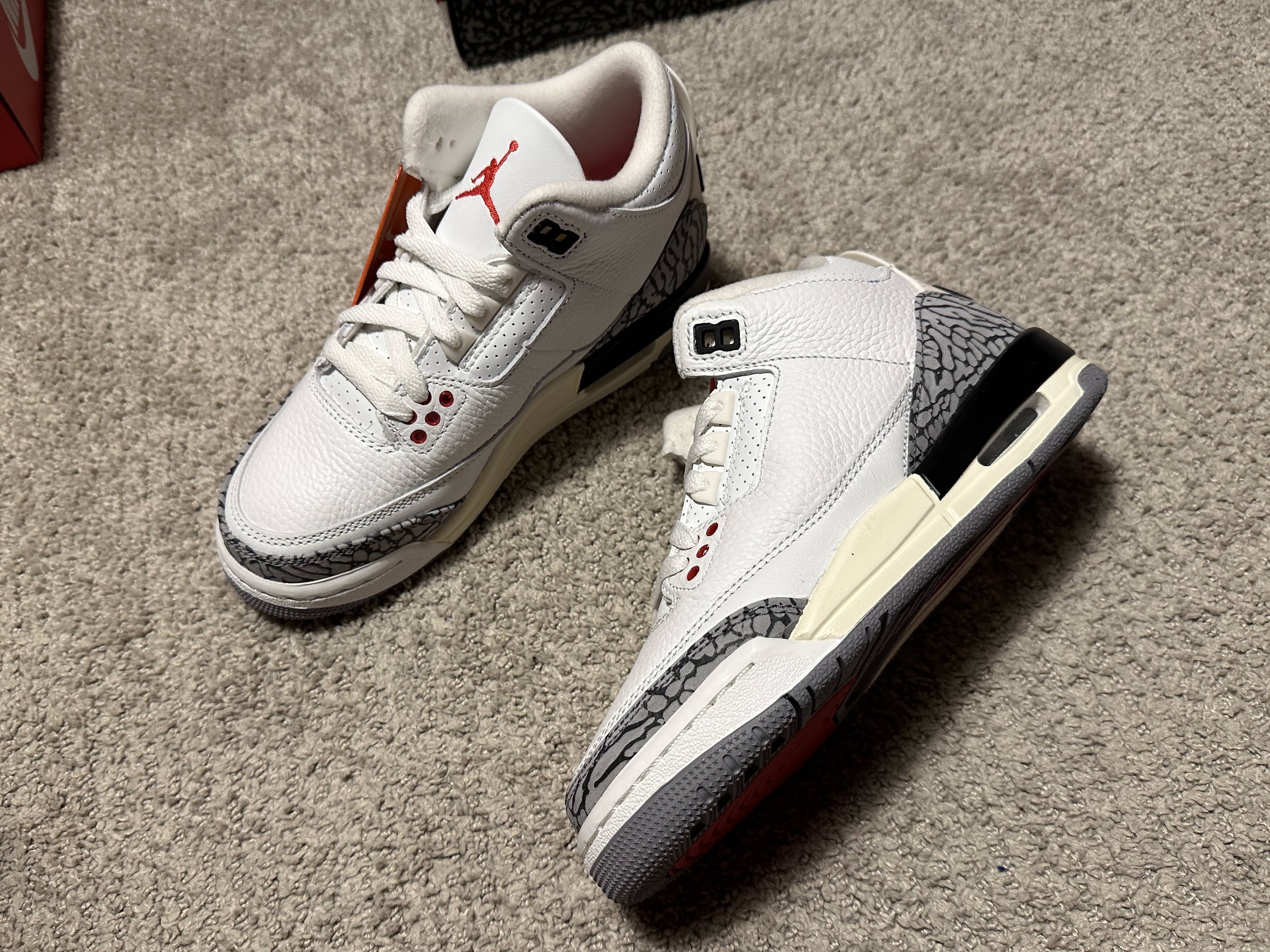 (GS) Jordan 3 Retro White Cement Reimagined 착용 스타일 - 5