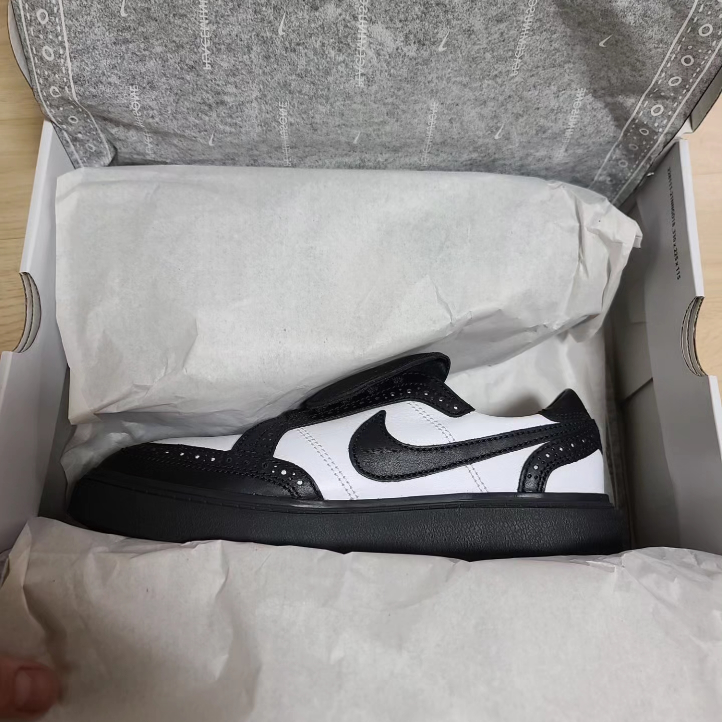 Nike x Peaceminusone Kwondo1 Black and White 착용 스타일 - 2