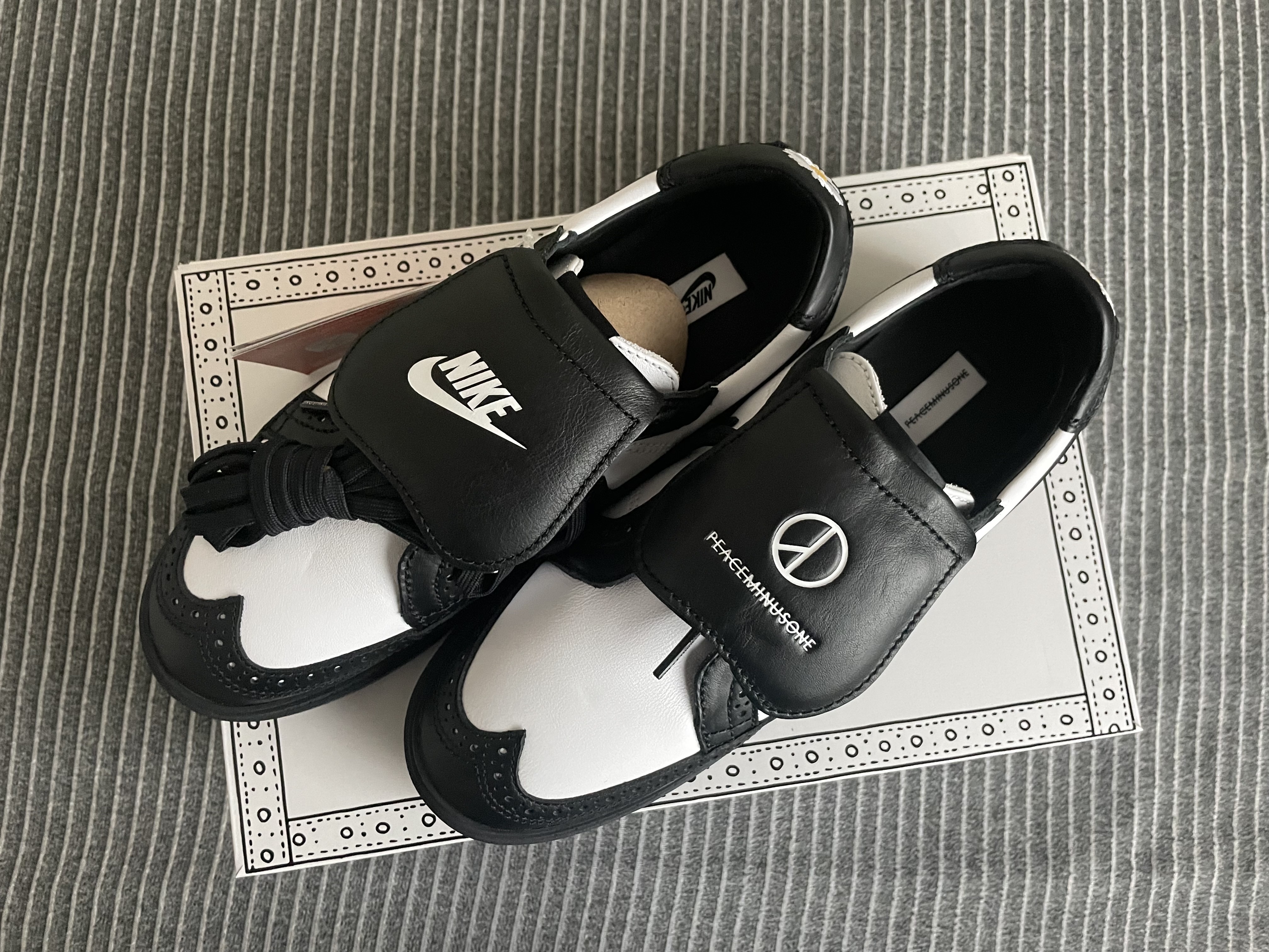 Nike x Peaceminusone Kwondo1 Black and White 착용 스타일 - 2