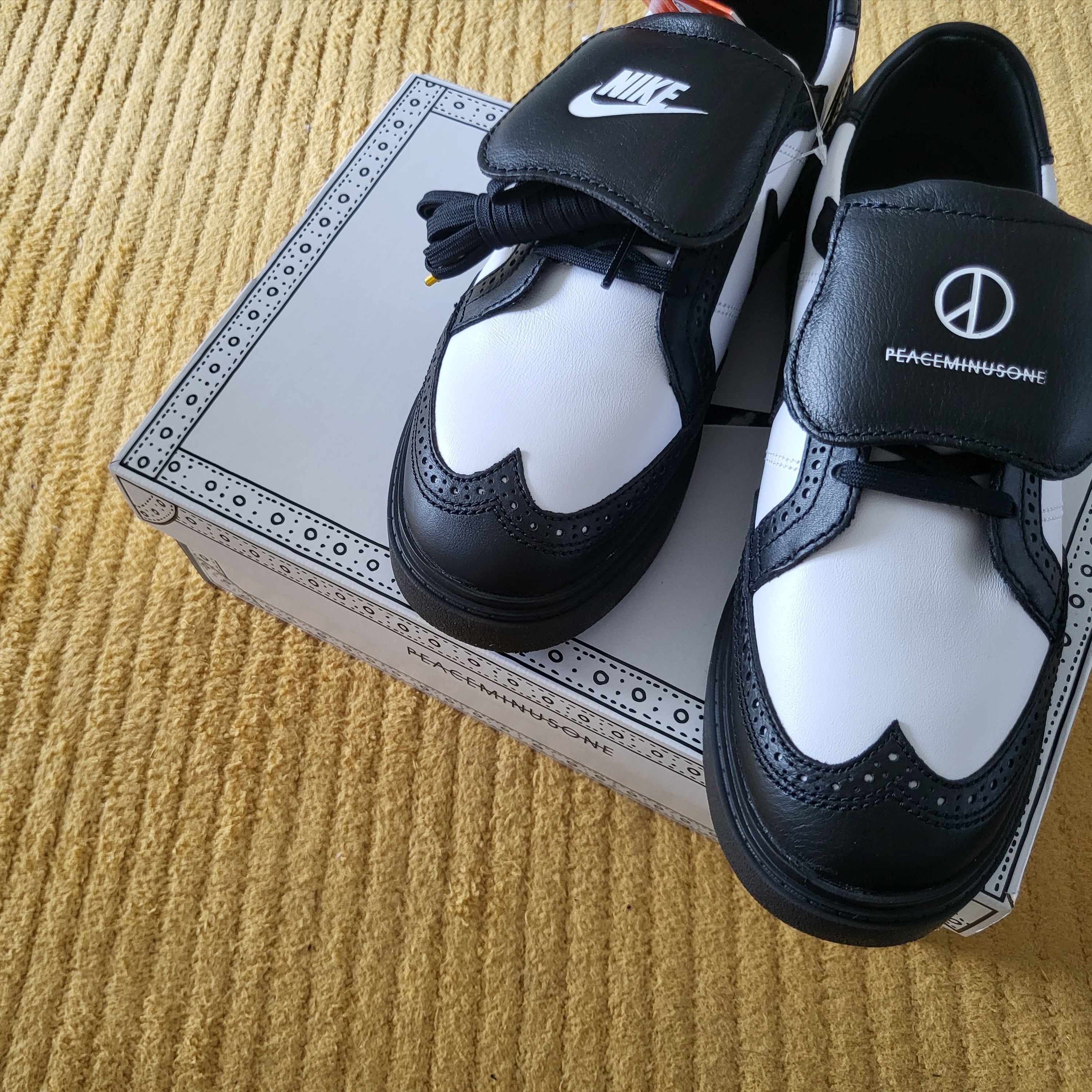Nike x Peaceminusone Kwondo1 Black and White 착용 스타일 - 2