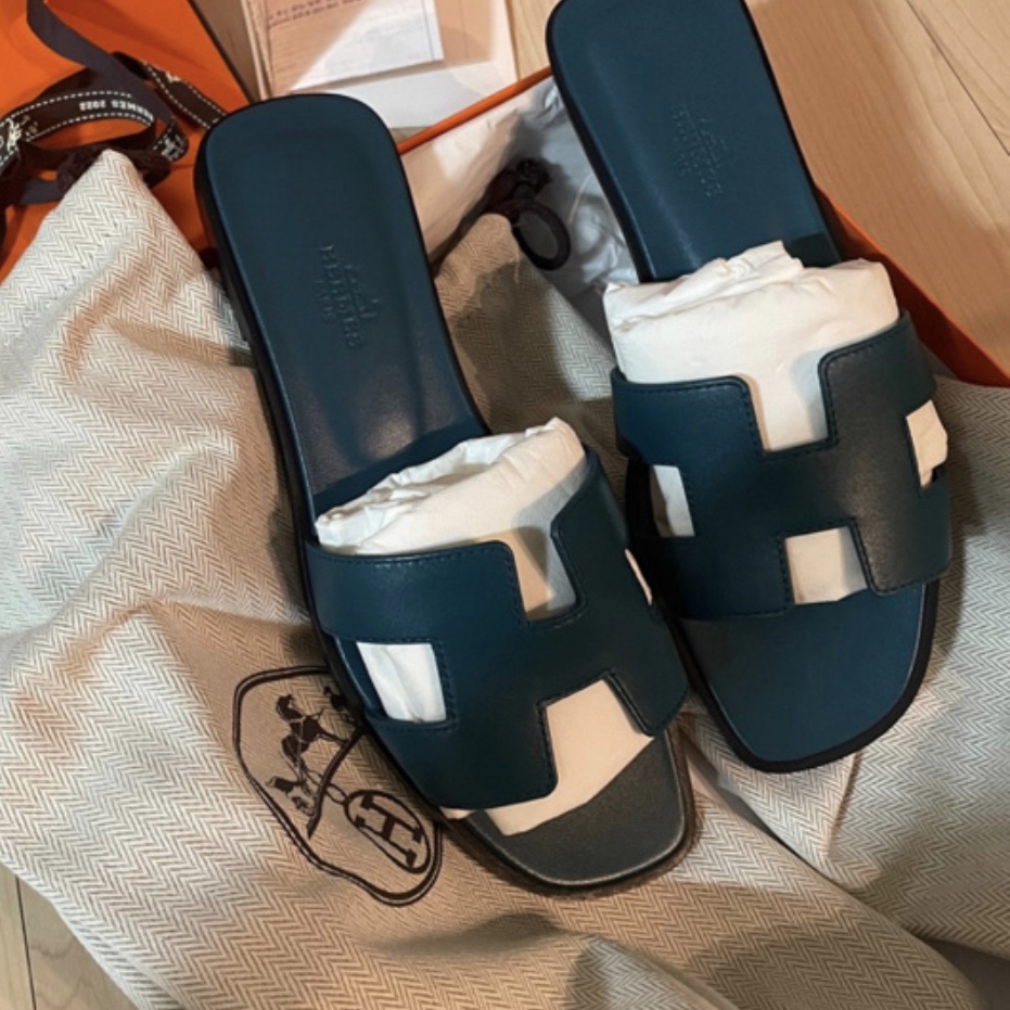 (W) Hermes Oran Sandal Calfskin & Bleu Velvet 착용 스타일