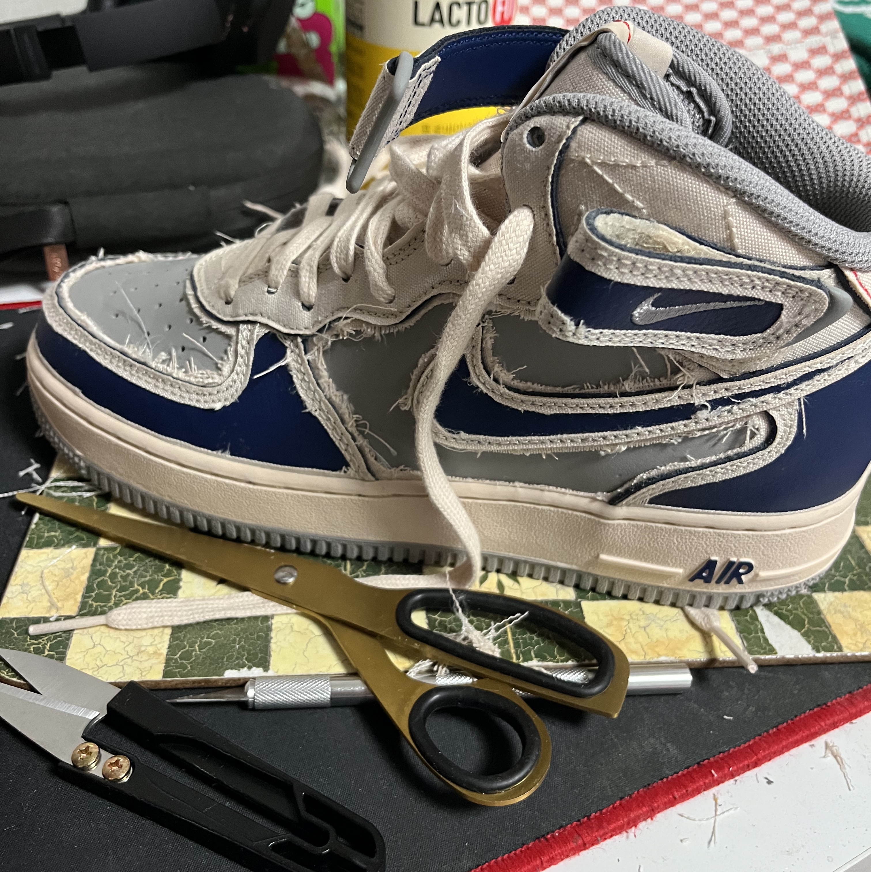 Nike Air Force 1 Mid '07 Pearl White 착용 스타일 - 2