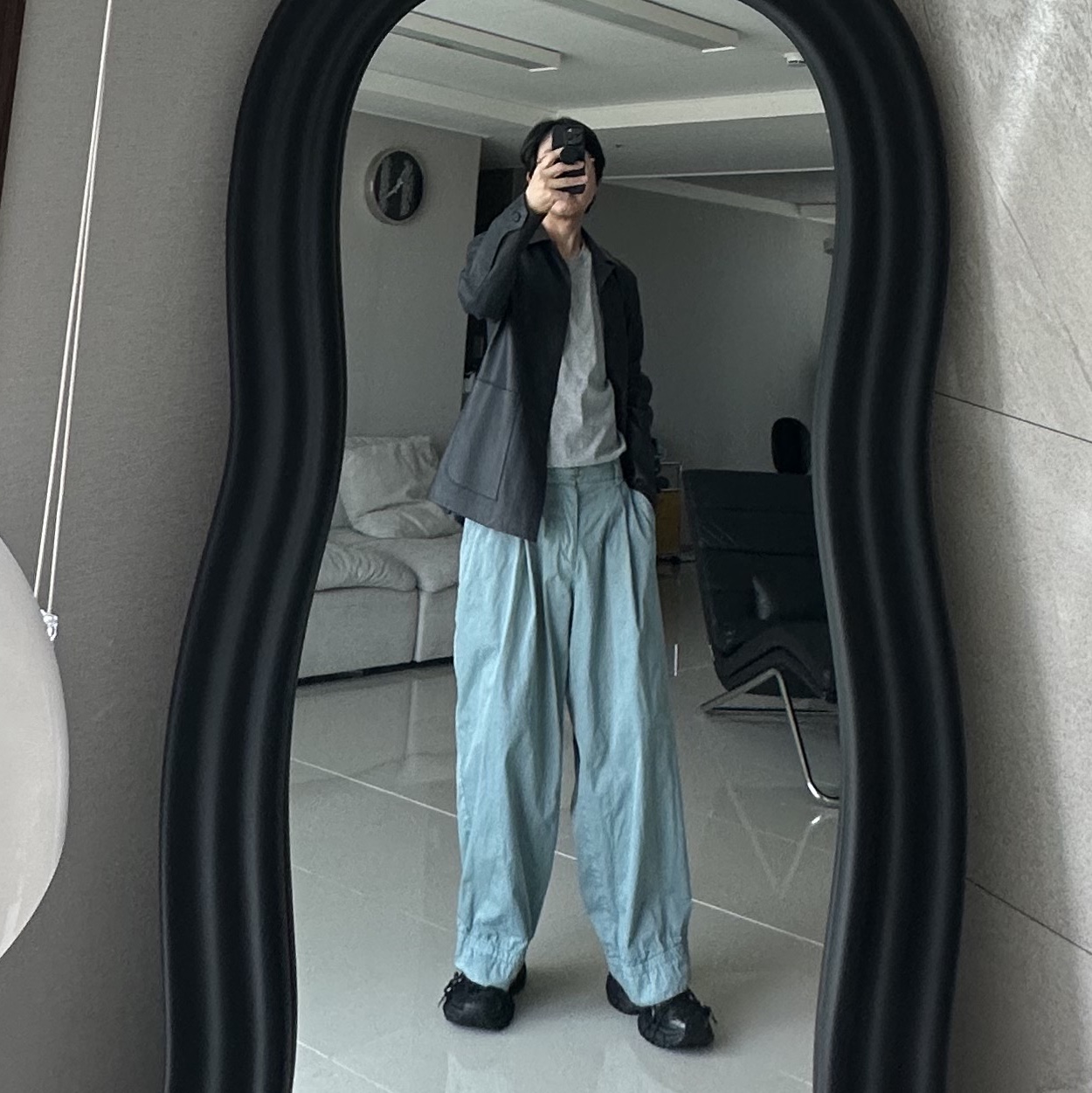 Balenciaga 3XL Sneakers Black White 착용 스타일 - 4