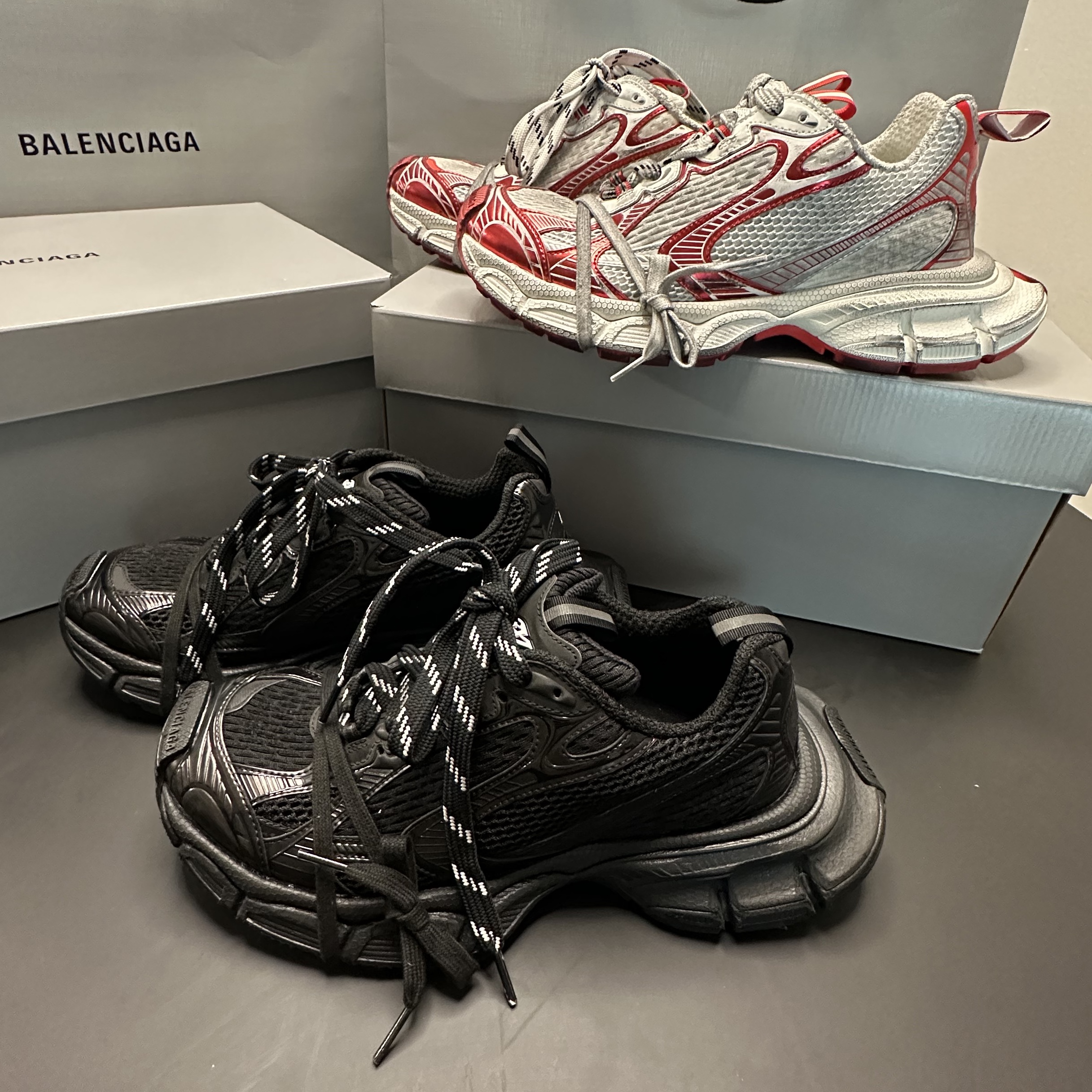 Balenciaga 3XL Sneakers Black White 착용 스타일 - 5