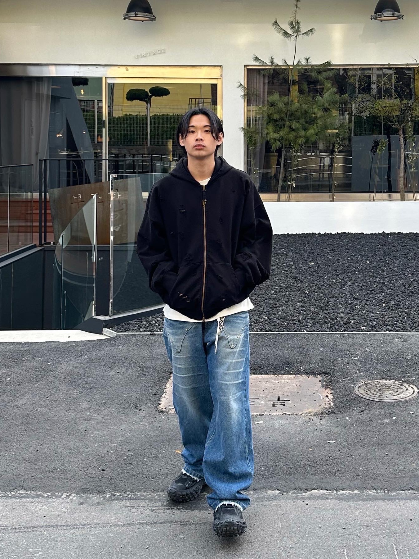 Undermycar Otter Oversized Damage-Washed Hood Zip-Up Sepia - 22FW, Balenciaga Defender Sneakers Black 착용 스타일 - 2