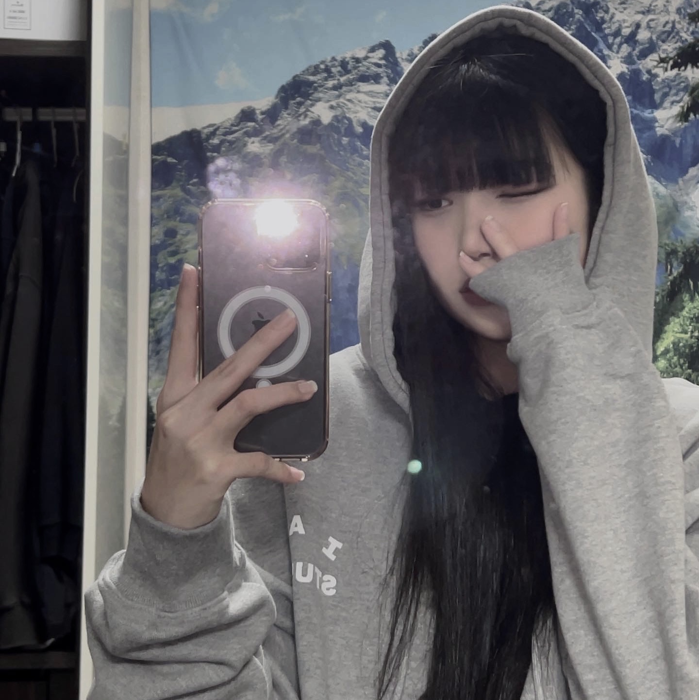 IAB Studio Zip-Up Hoodie Gray - 22FW 착용 스타일
