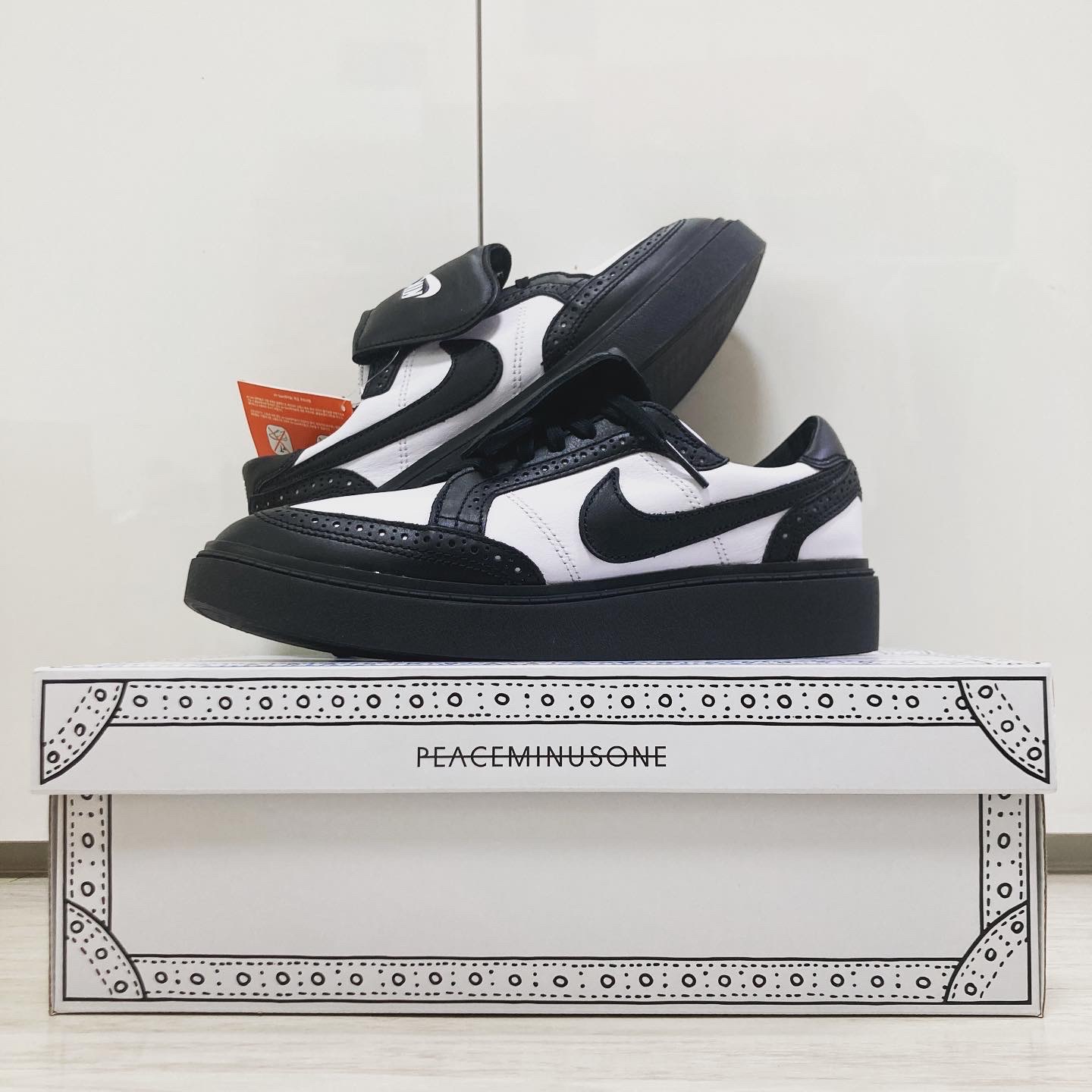 Nike x Peaceminusone Kwondo1 Black and White 착용 스타일 - 1