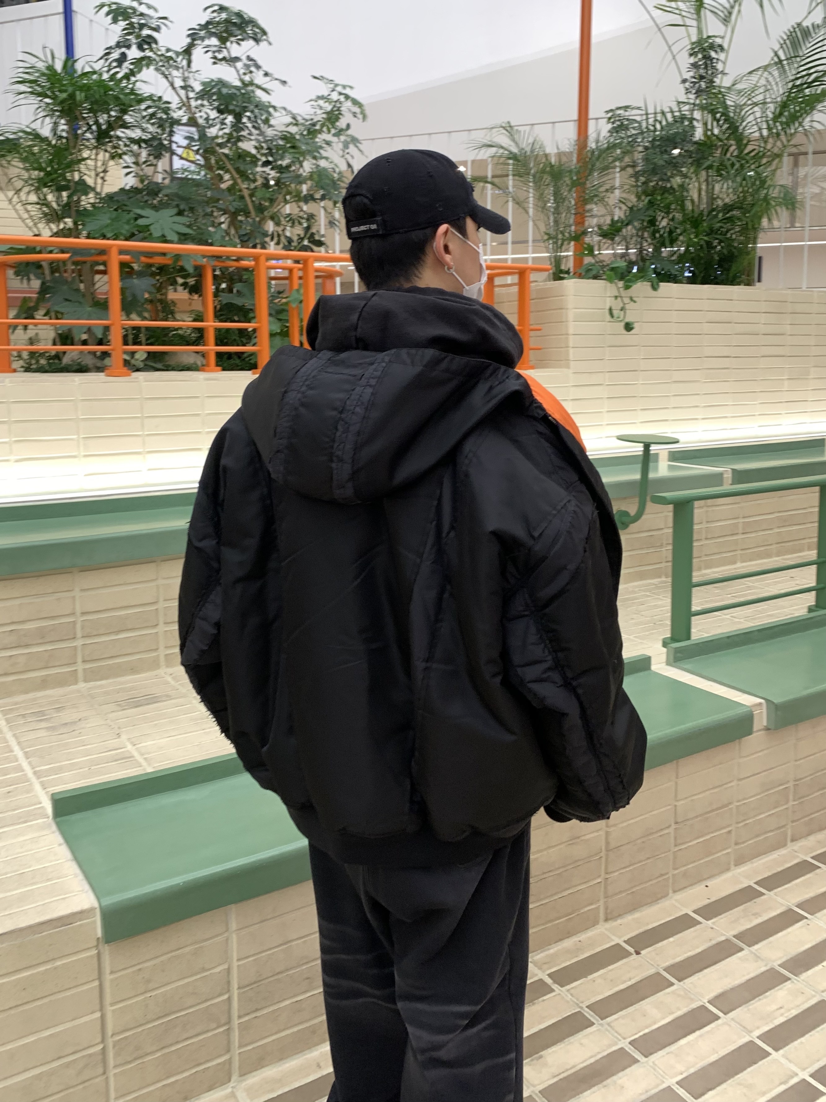 Project G/R 5Pocket Dirty Effect Sweatpants Faded Black, Project G/R Reworked Hooded Bomber Jacket Black 착용 스타일 - 3