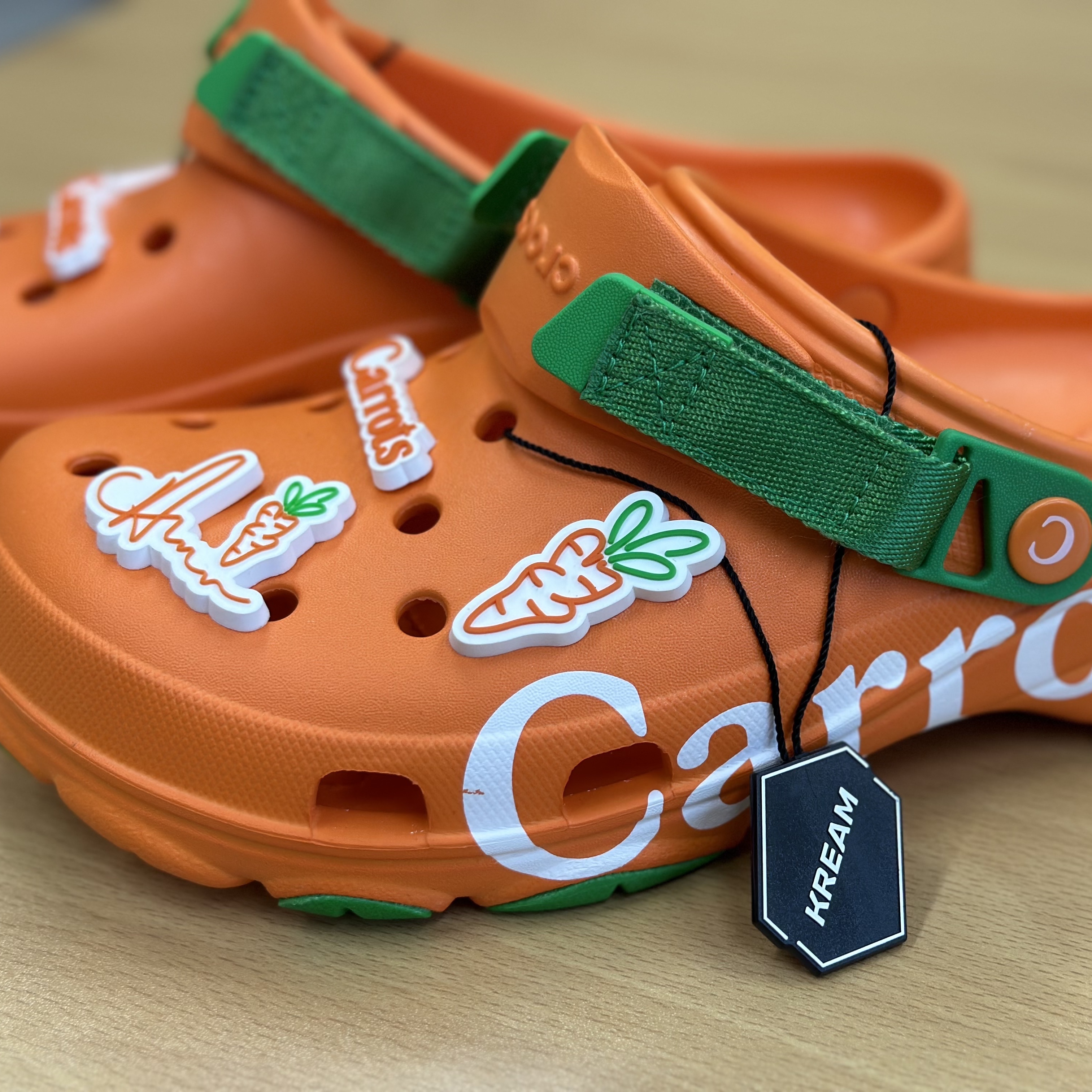 Crocs x Anwar Carrots All Terrain Clog Orange 착용 스타일
