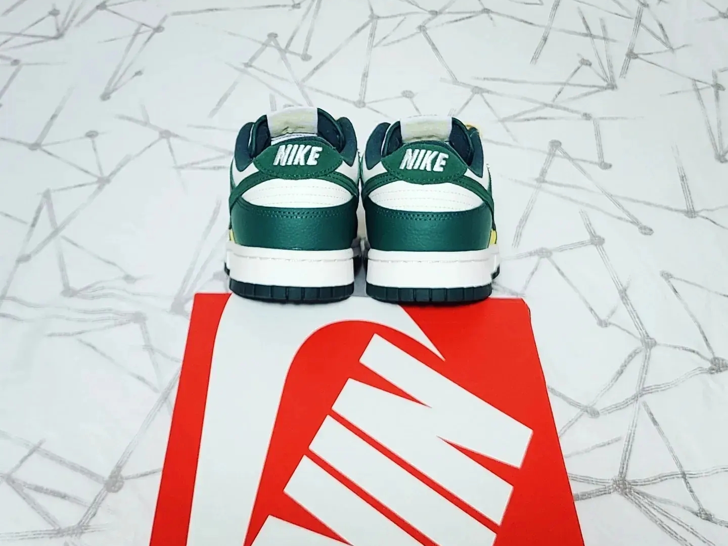(W) Nike Dunk Low SE Opti Noble Green 착용 스타일 - 5
