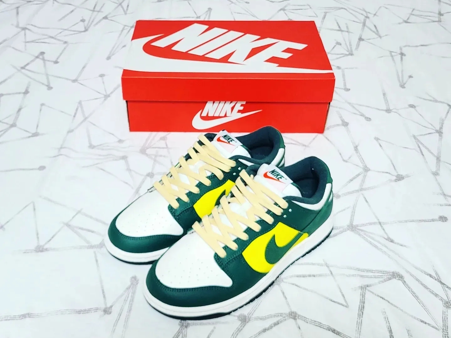 (W) Nike Dunk Low SE Opti Noble Green 착용 스타일 - 1