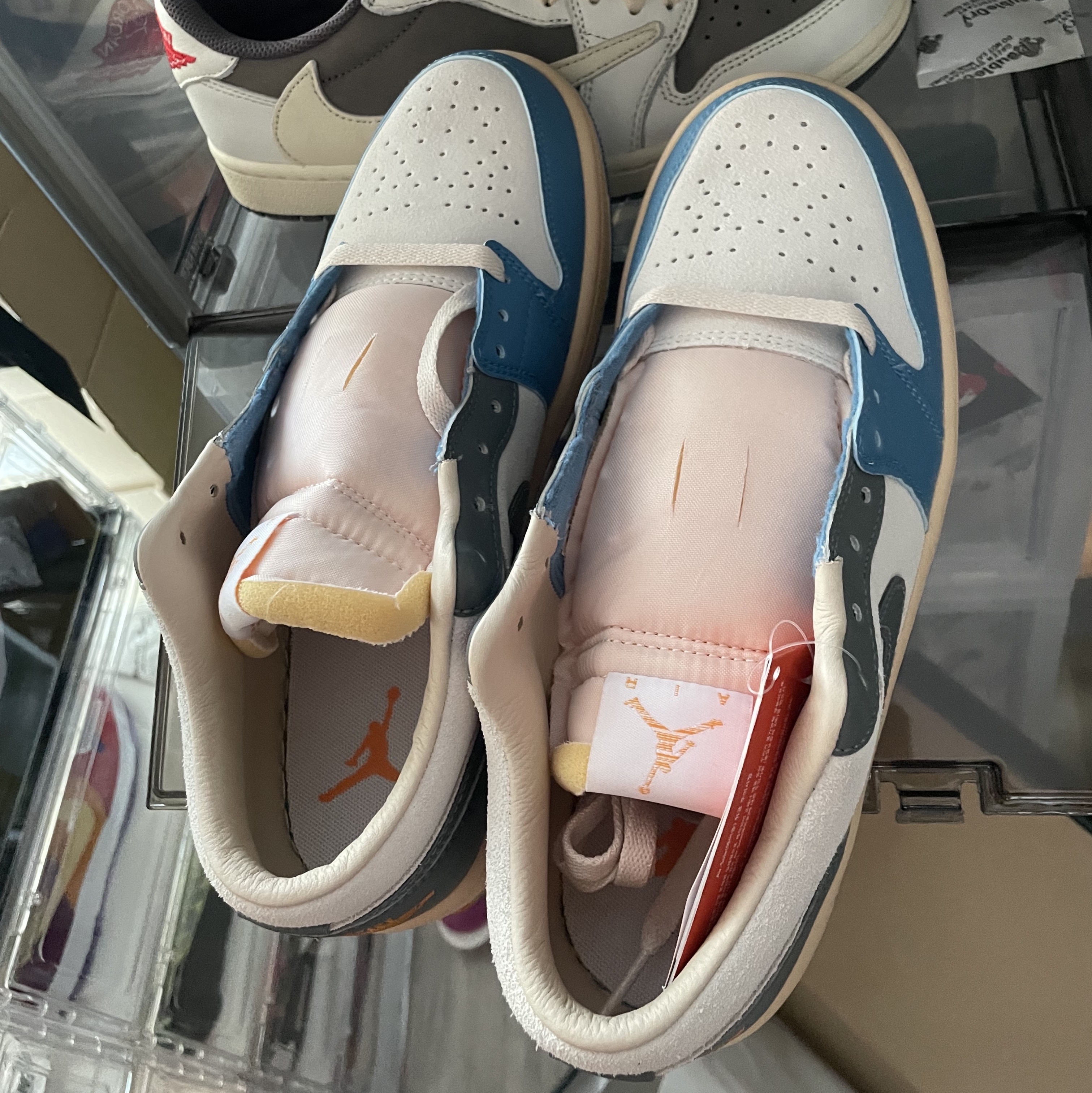 Jordan 1 Low SE Tokyo 96 착용 스타일 - 2