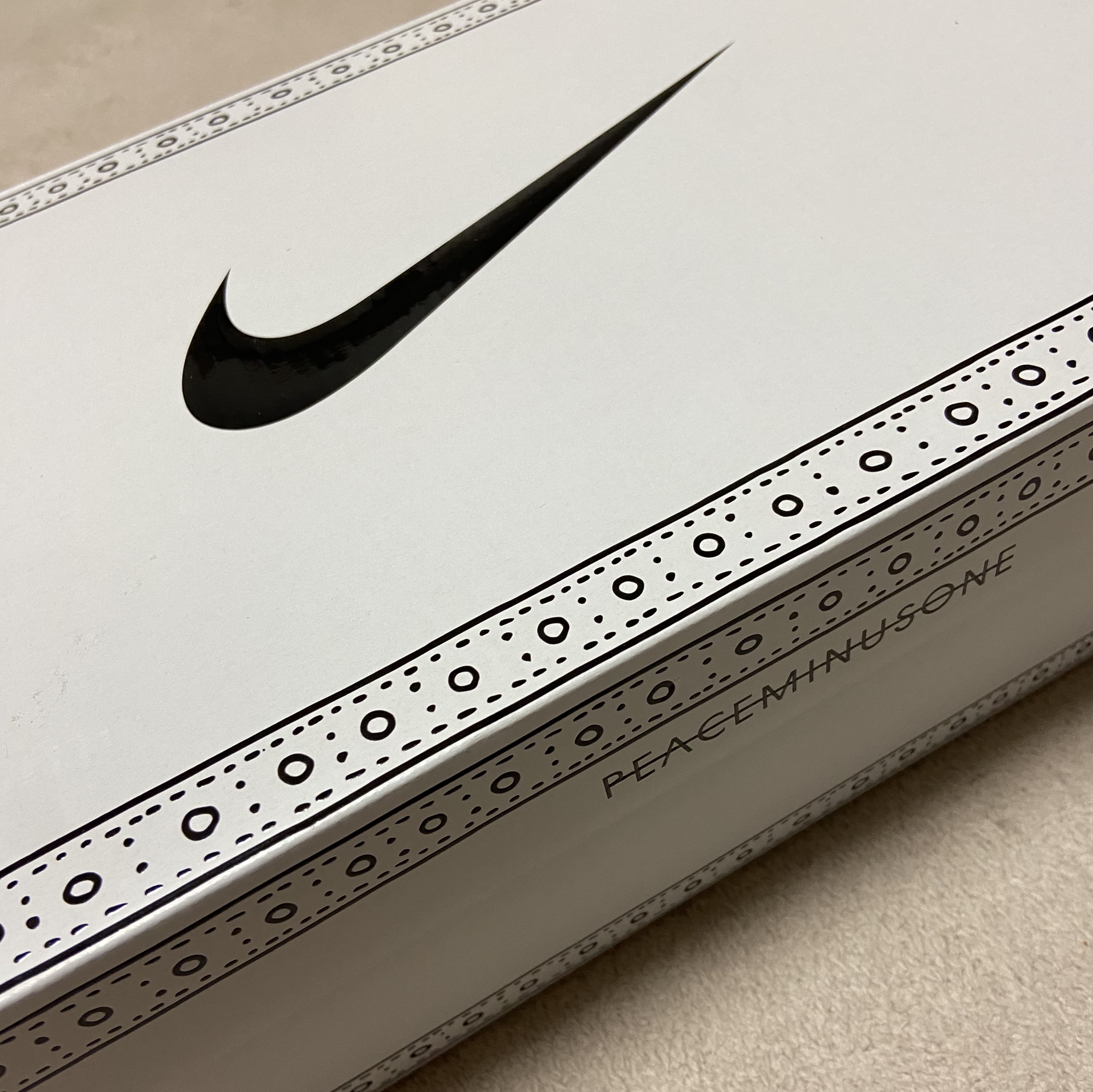 Nike x Peaceminusone Kwondo1 Black and White 착용 스타일 - 3