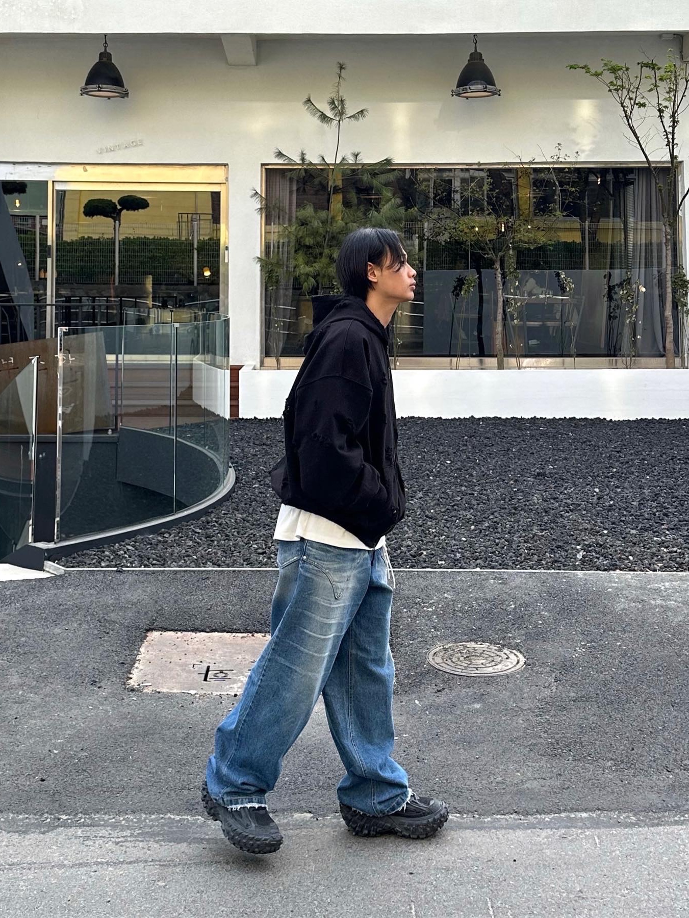 Undermycar Otter Oversized Damage-Washed Hood Zip-Up Sepia - 22FW, Balenciaga Defender Sneakers Black 착용 스타일 - 3