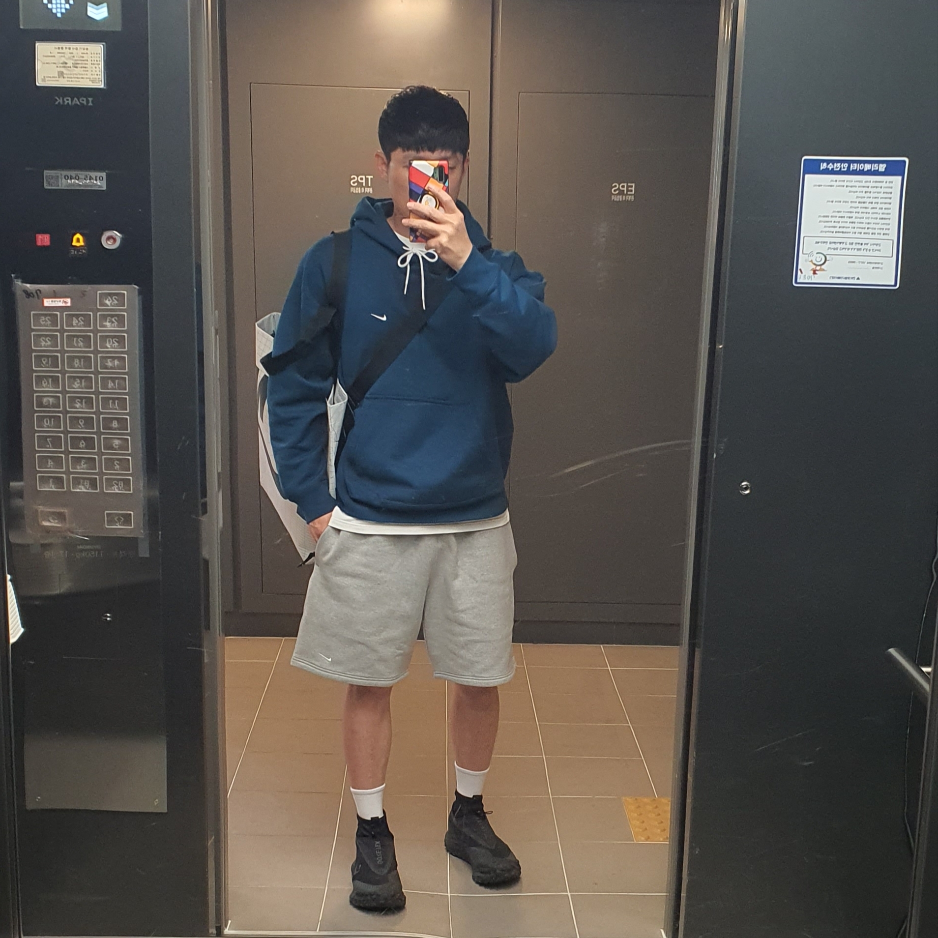 Nike NRG Solo Swoosh Fleece Hoodie Valerian Blue - Asia, Nike NRG Solo Swoosh Fleece Shorts Dark Grey Heather - Asia 착용 스타일