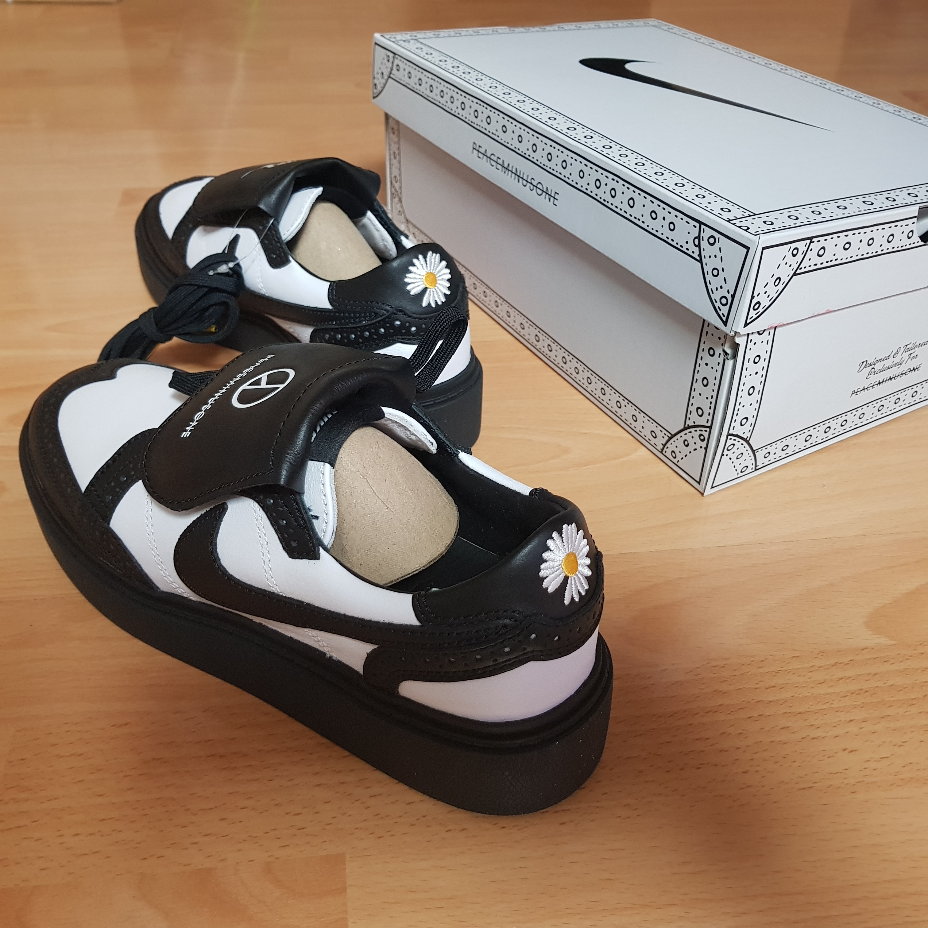 Nike x Peaceminusone Kwondo1 Black and White 착용 스타일 - 2